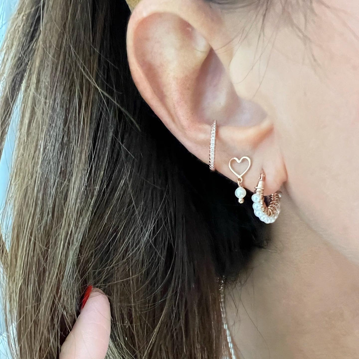 LES POULETTES BIJOUX – Orecchini Placcati Oro Con Mini Cerchi E Cuore Di Madreperla – Confezione Regalo