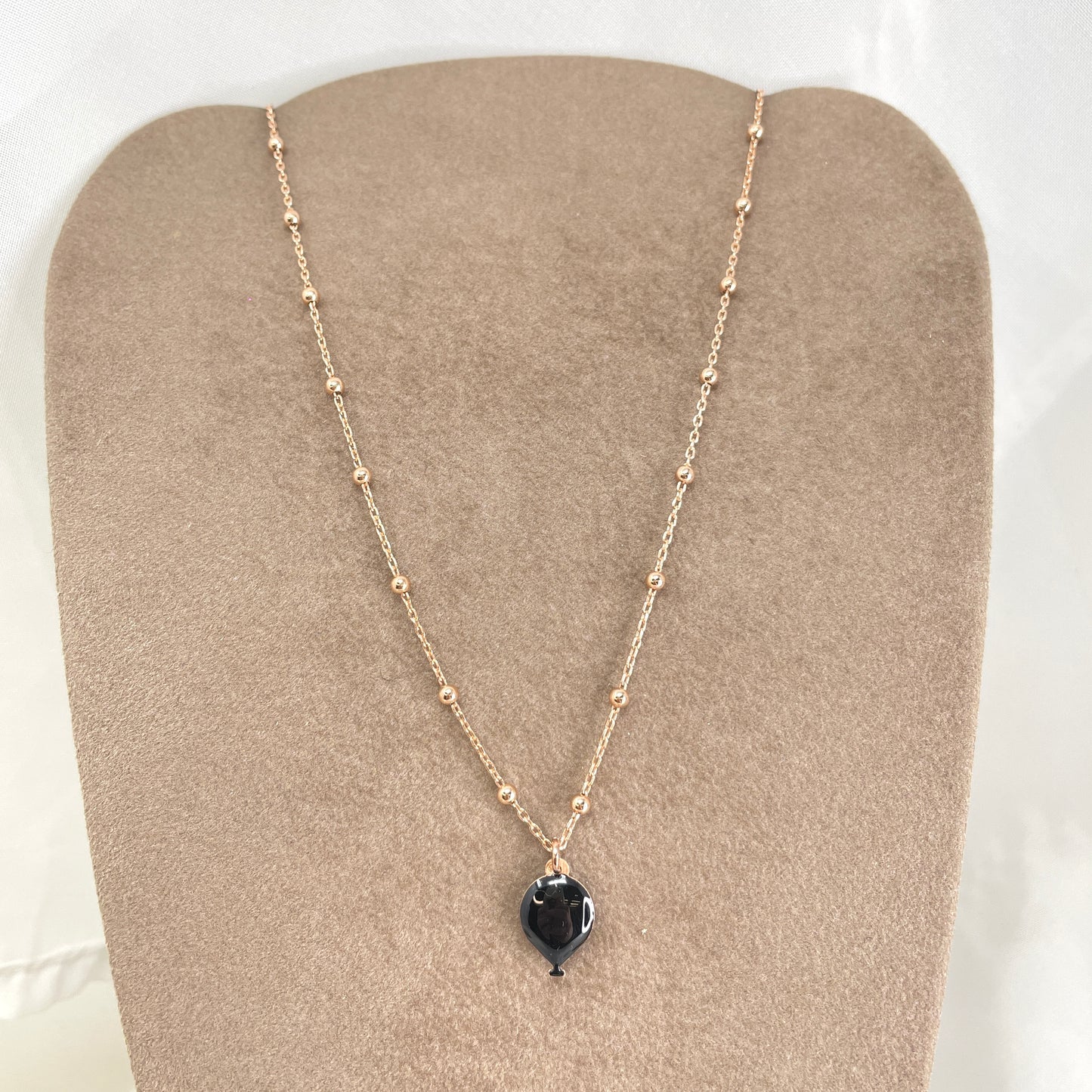 Collana choker rosario con mongolfiera smaltata nera cm 35 - Lumiere Bijoux