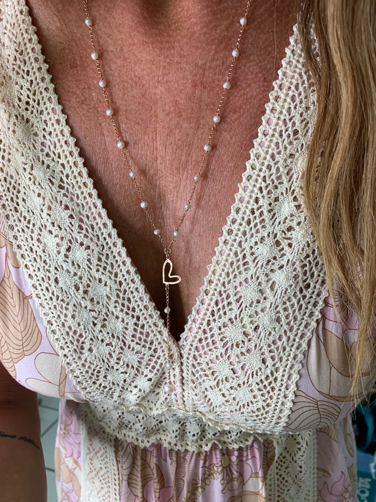 Collana a rosario lunga cm 60 rado perle bianche con cuore Capri, Cuore sweet e stella vuota battuti - Lumiere Bijoux