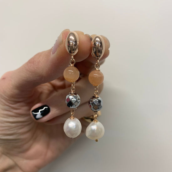 Coppia orecchini pendenti lunghi 5 cm rosè con perla, cristallo argento e pietra di luna