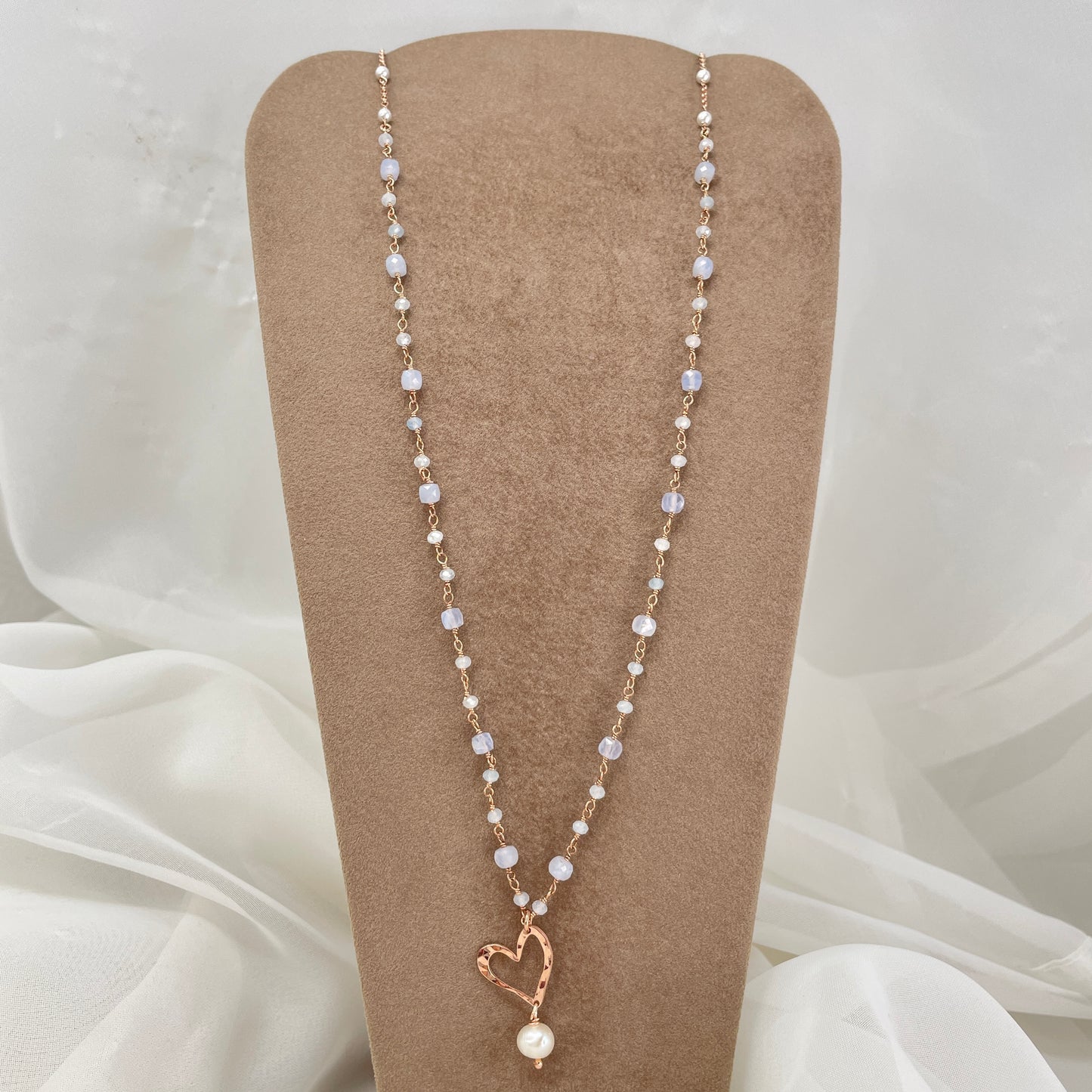 Collana cm 70 rado perle e pietre naturali cubiche acqua marina, tanzanite blu, labradorite con soggetto battuto - Lumiere Bijoux