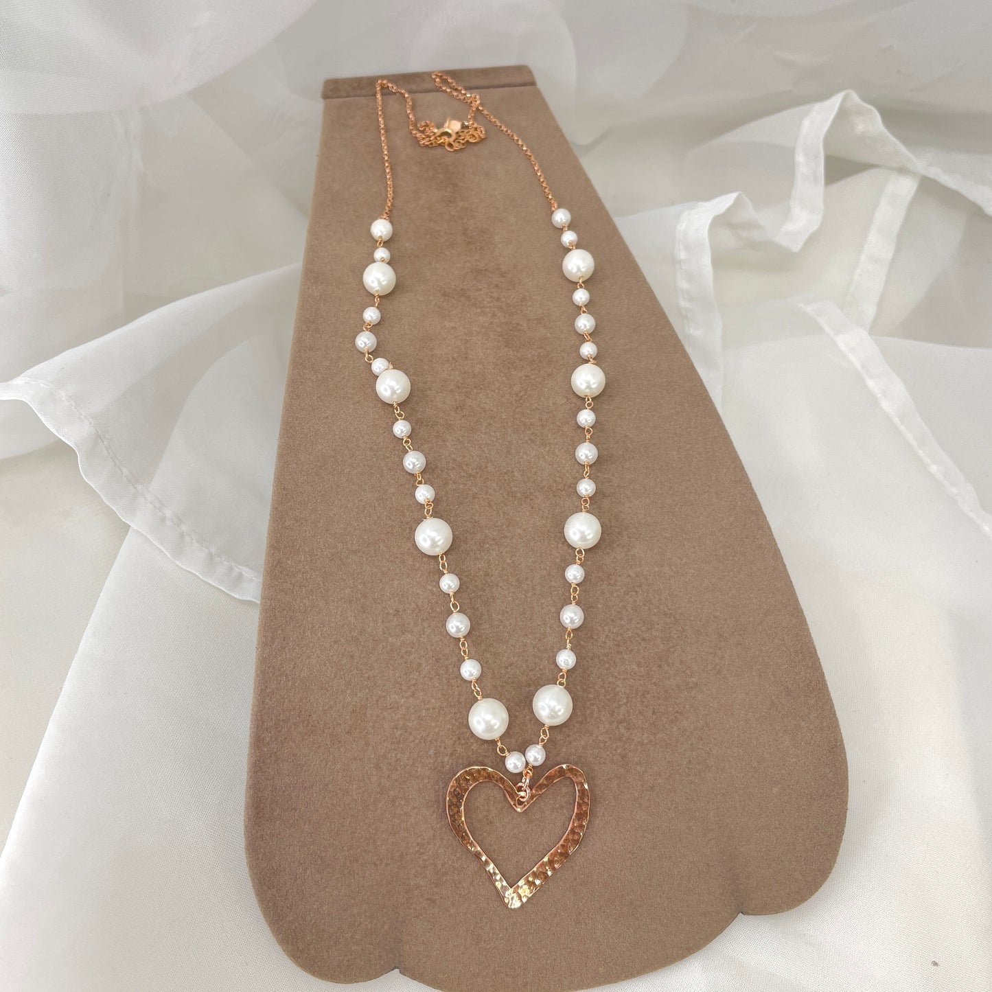 Collana catena rolló e perle cm 60 con cuore vuoto battuto - Lumiere Bijoux
