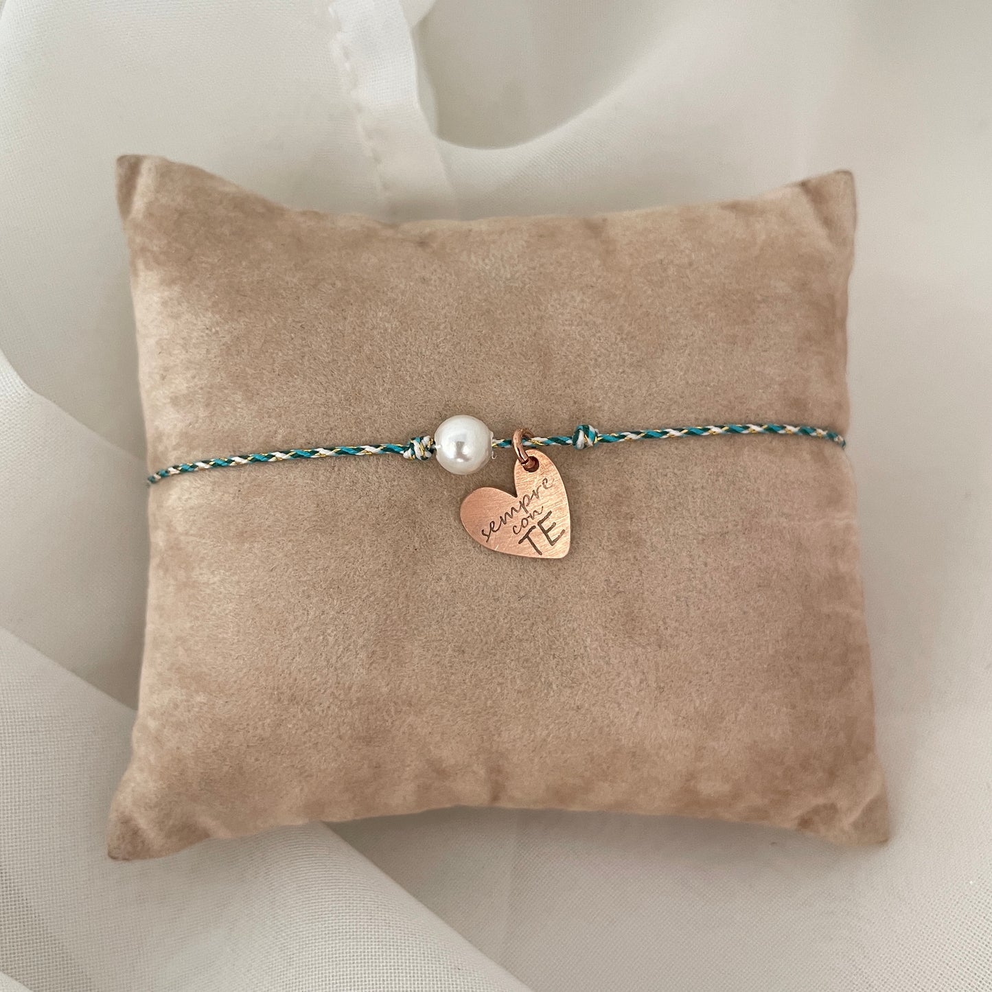 Bracciale cordino regolabile colorato con perla e soggetto o frase emozionale - pezzi unico - Lumiere Bijoux