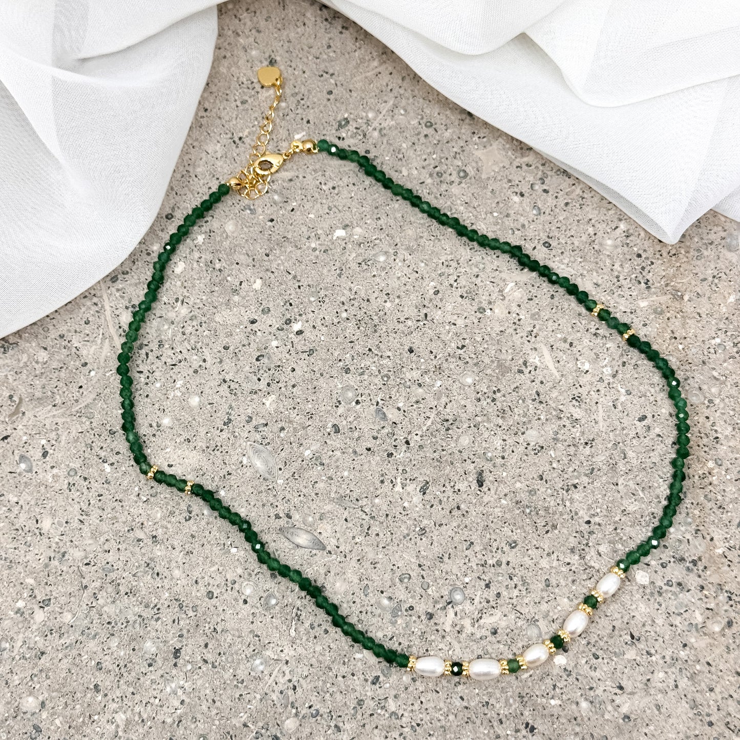Collana cristalli e perle risino naturali bianche cm 38 base ottone - Lumiere Bijoux