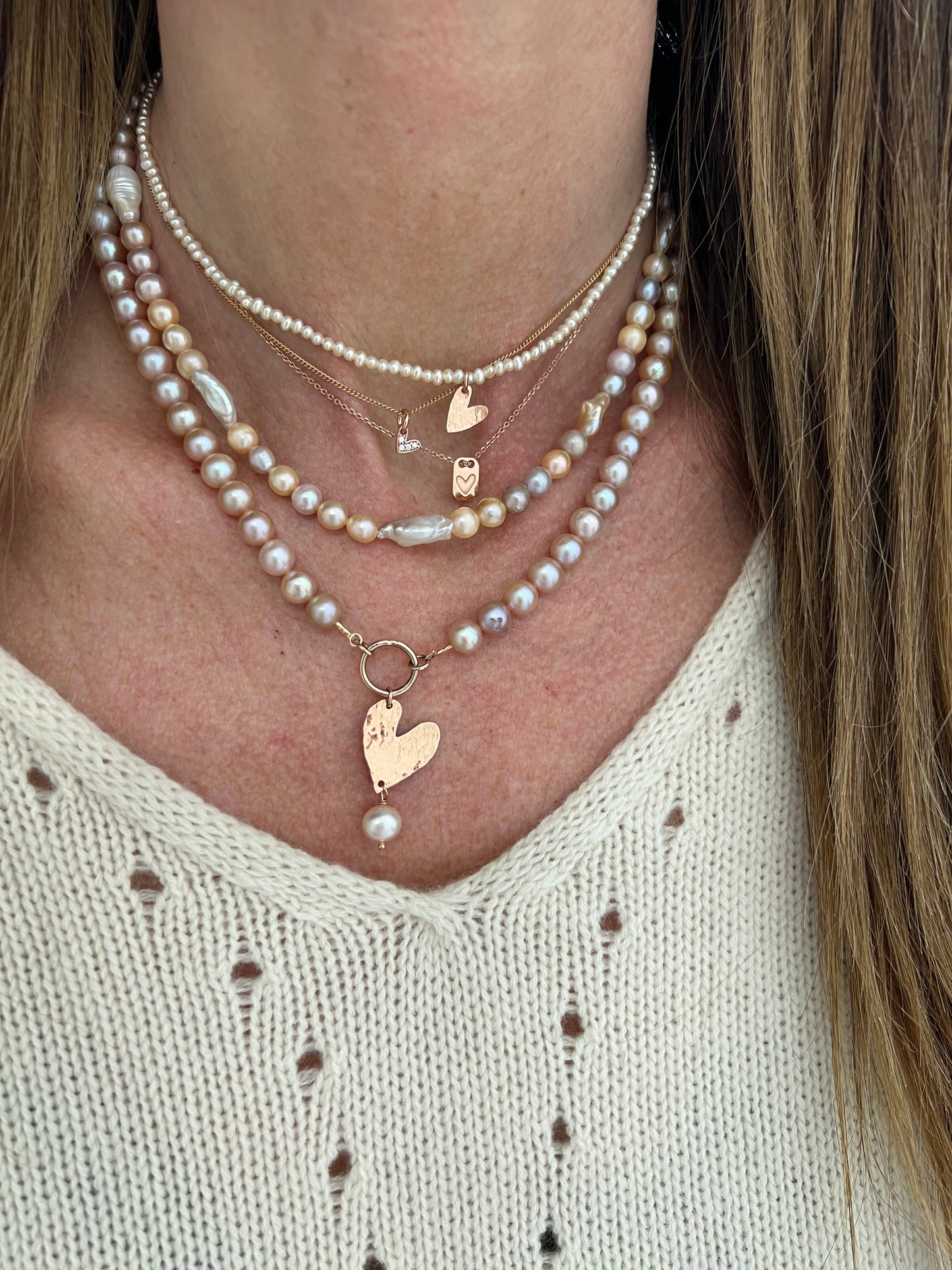 Collana choker cm 35 perle micro tonde irregolari con cuore sweet battuto da 1 cm - Lumiere Bijoux