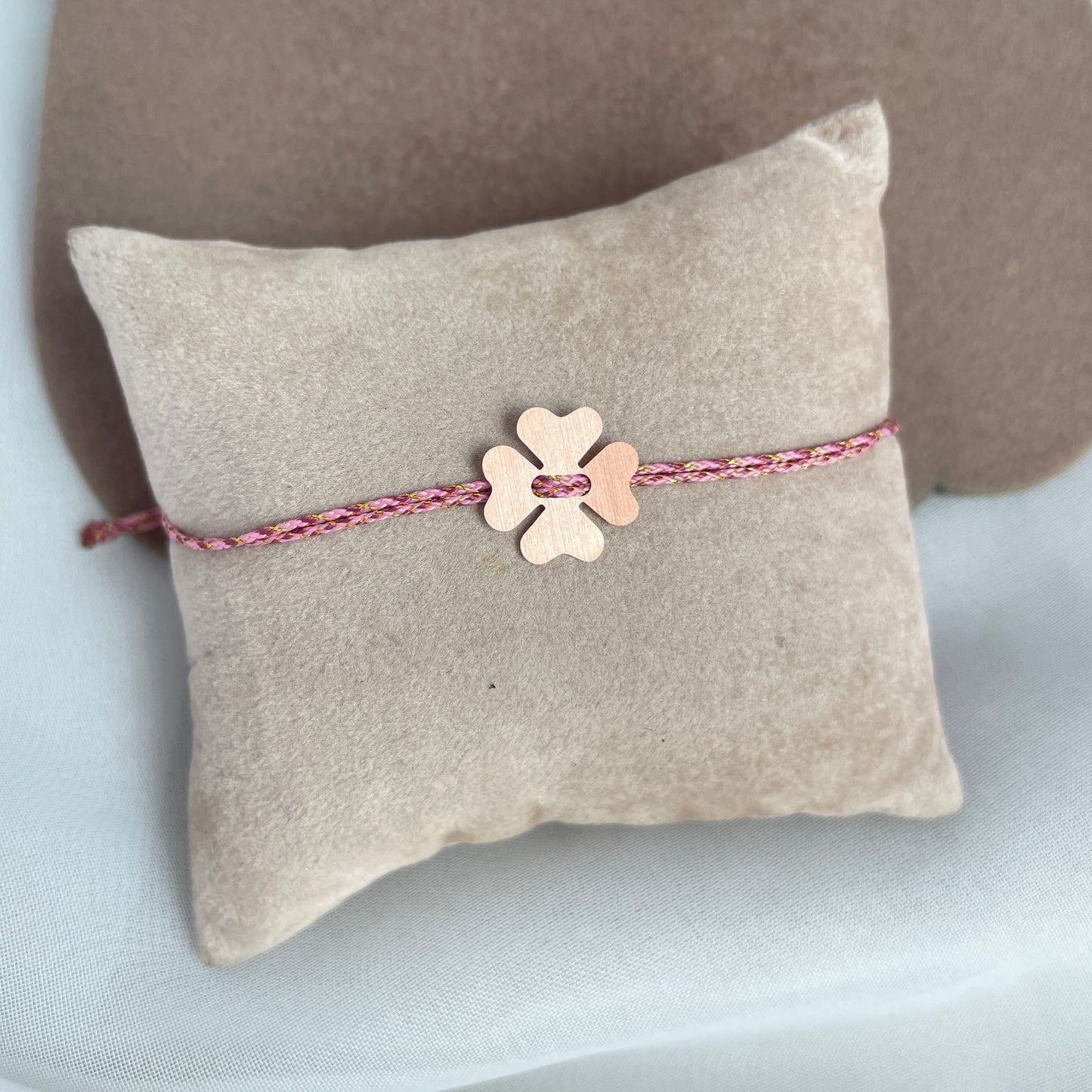 Bracciale cordino regolabile colorato con quadrifoglio satinato da 1.2 cm rosè o argento bianco - Lumiere Bijoux
