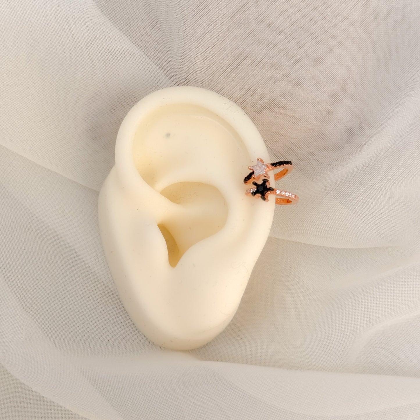 Earcuff zirconi neri o bianchi con stella