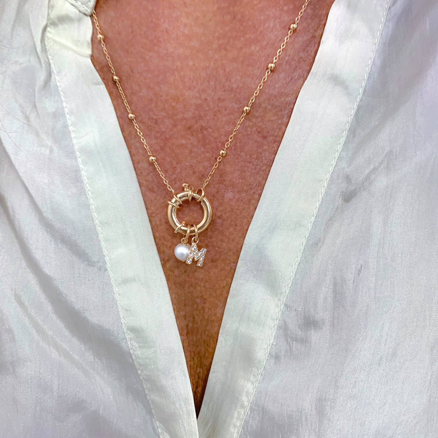 Collana personalizzata catena rosario cm 50 con anello moschettone centrale e iniziale + perla pendente - Lumiere Bijoux