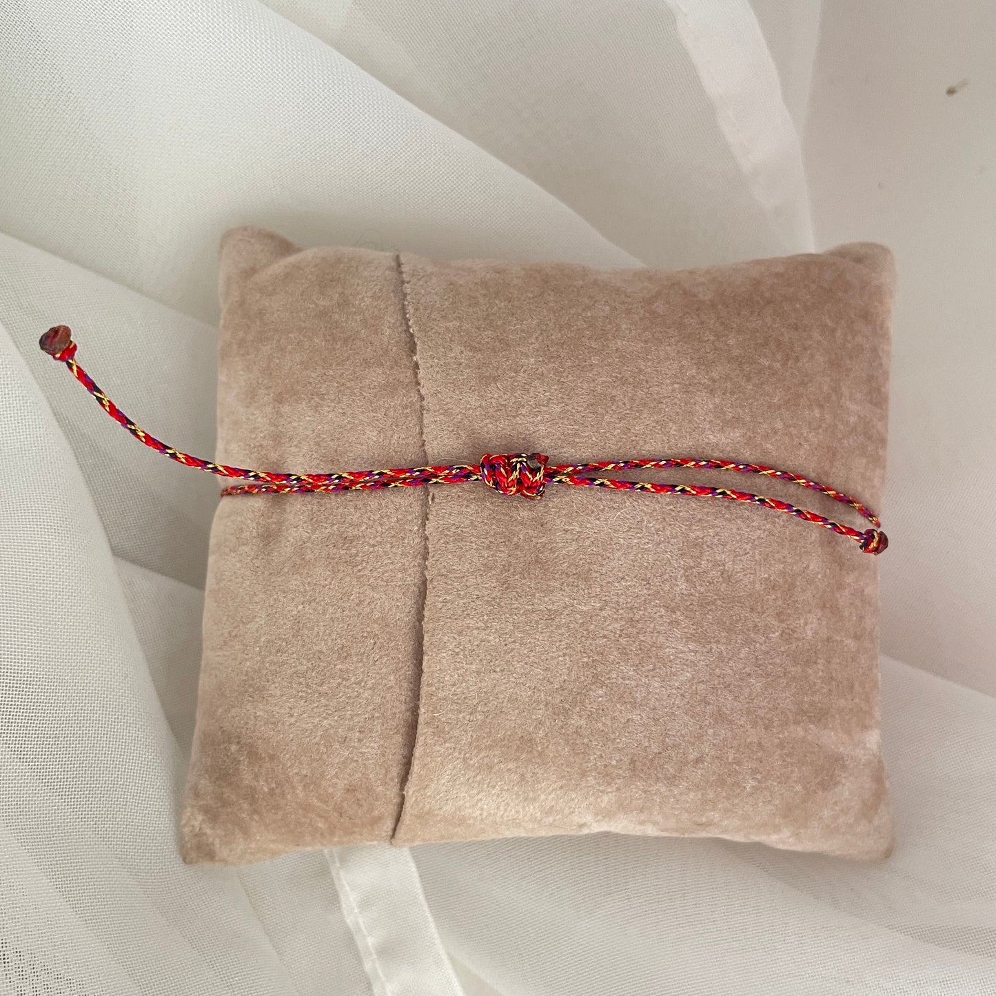 Bracciale cordino regolabile colorato con perla e soggetto o frase emozionale - pezzi unico - Lumiere Bijoux