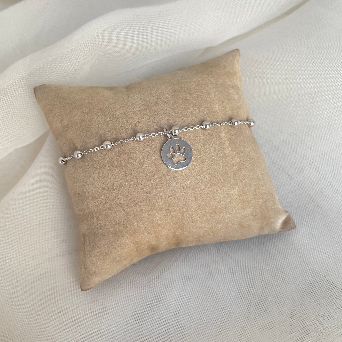 Bracciale catena rosario cm 17 con cialdina tonda da 1 cm zampetta traforata