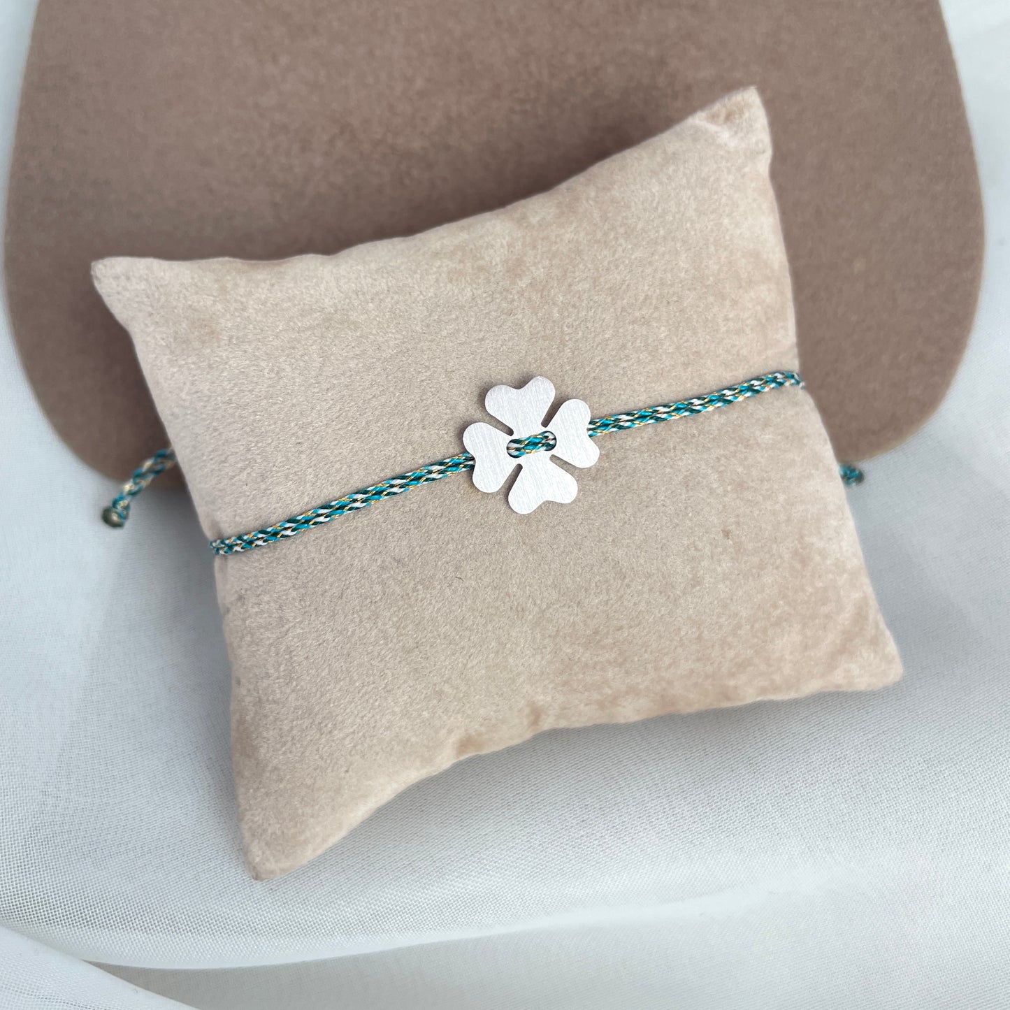 Bracciale cordino regolabile colorato con quadrifoglio satinato da 1.2 cm rosè o argento bianco - Lumiere Bijoux