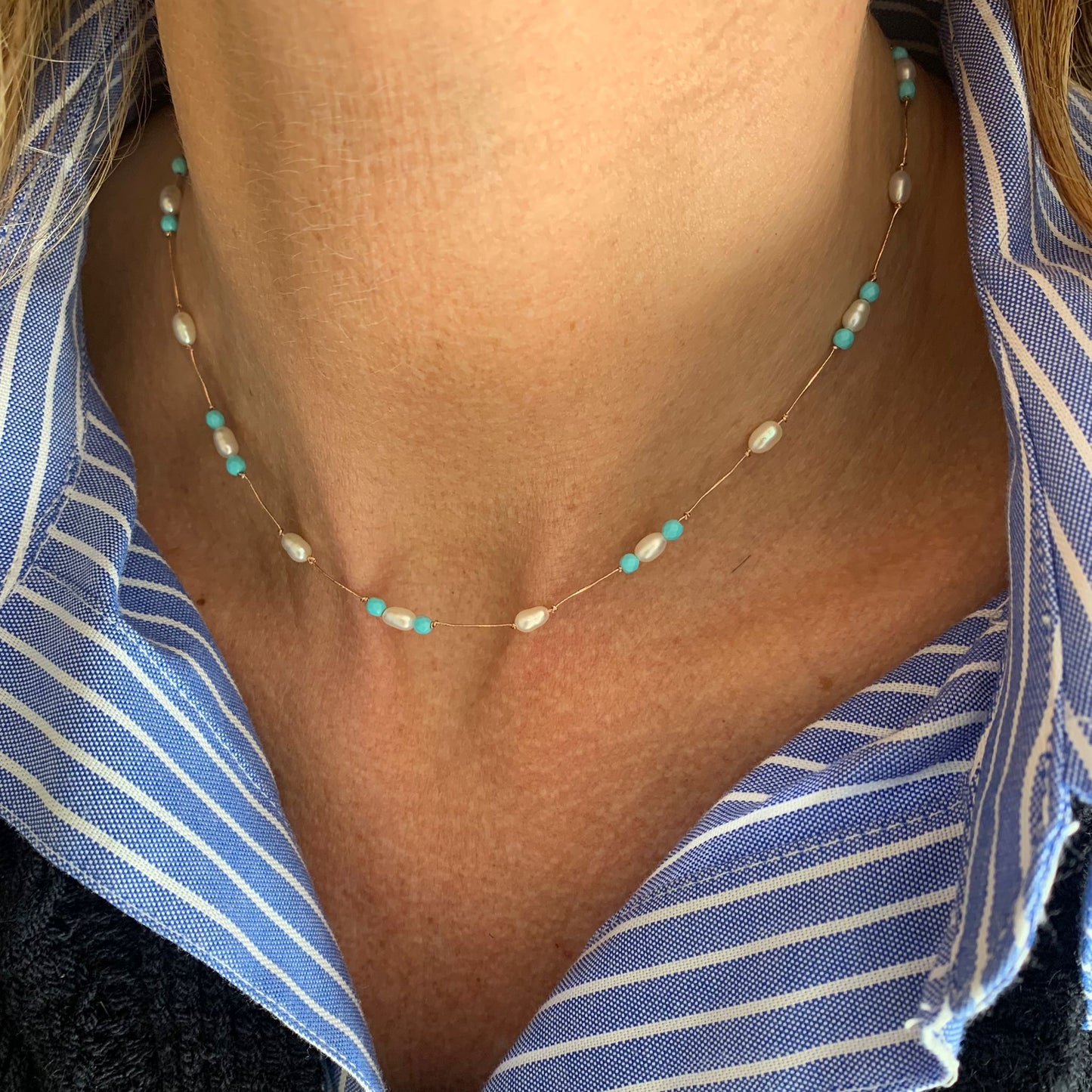 Collana lurex perle risino bianche cristalli azzurri cm 35 - pezzo unico