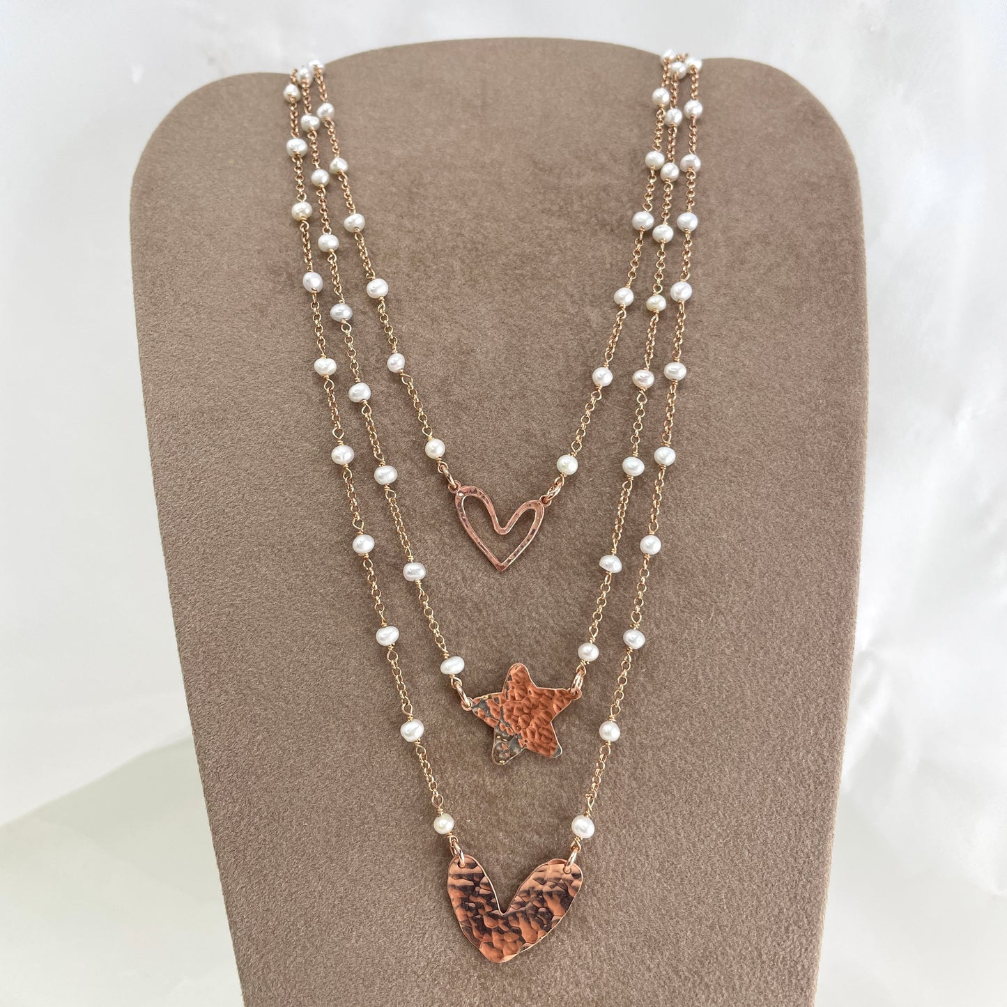Collana cm 40 rado perle bianche con cuore bacio battuto o stella o cuore capri in linea in argento 925 rosé - Lumiere Bijoux
