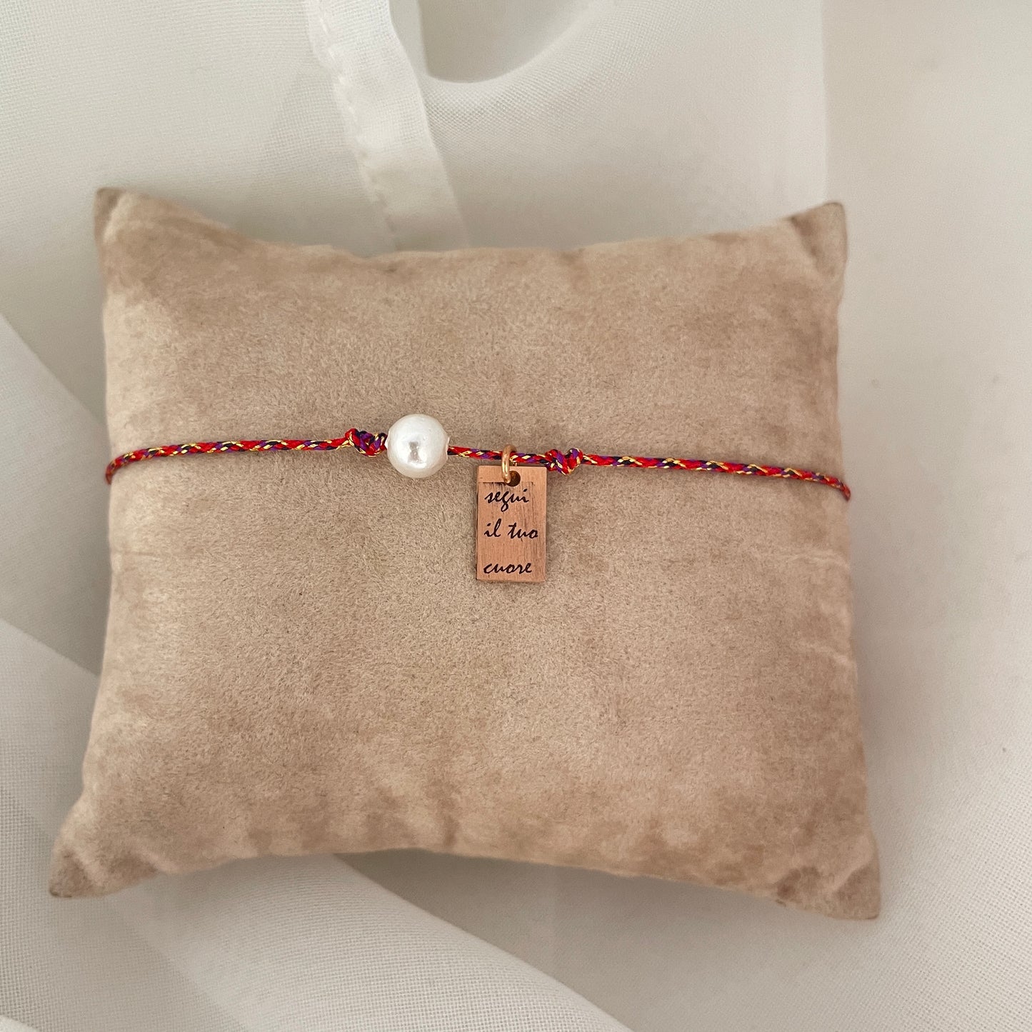 Bracciale cordino regolabile colorato con perla e soggetto o frase emozionale - pezzi unico - Lumiere Bijoux