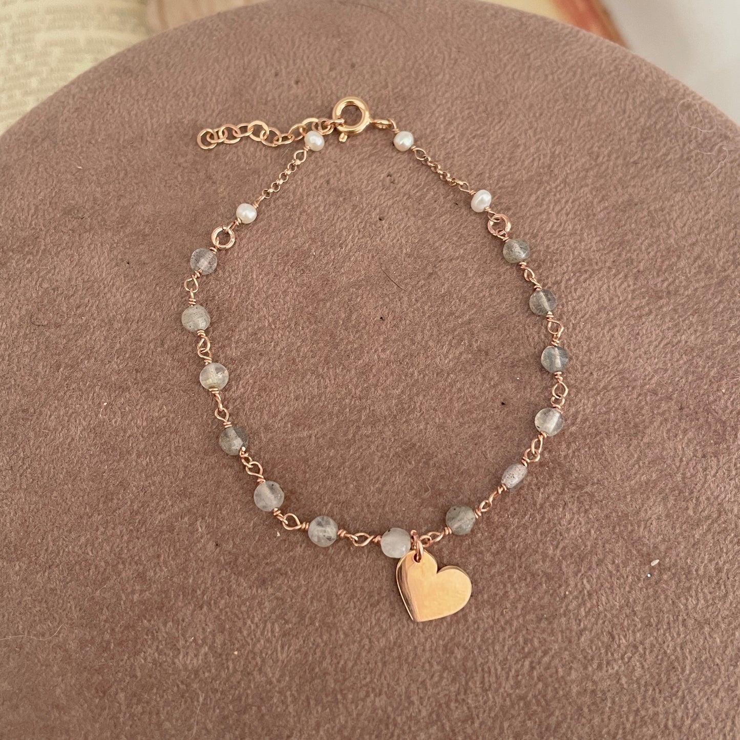 Bracciale pietre labradorite con cuore da 1 cm pendente cm 17 - pezzi unici - Lumiere Bijoux