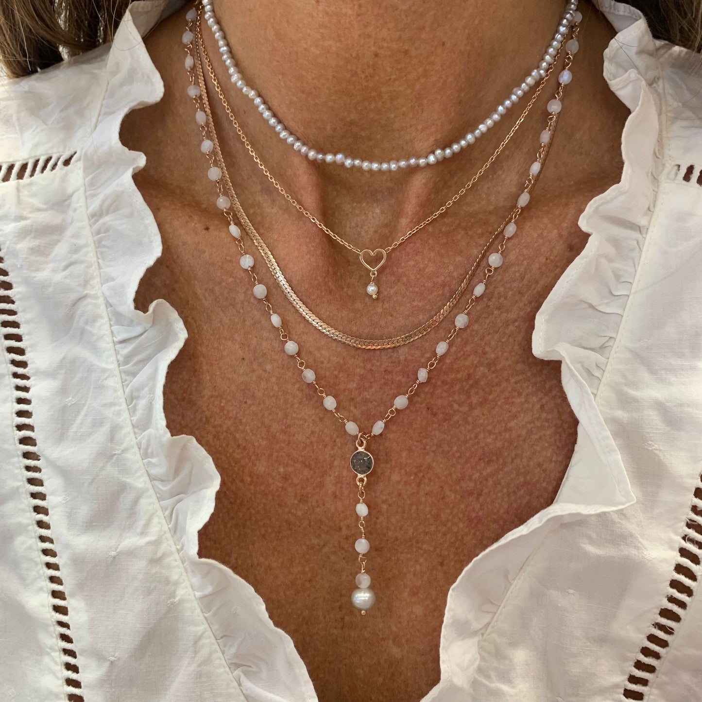 Collana perle micro tonde da 2 mm grigio perla cm35 più 5 di allungamento rosé