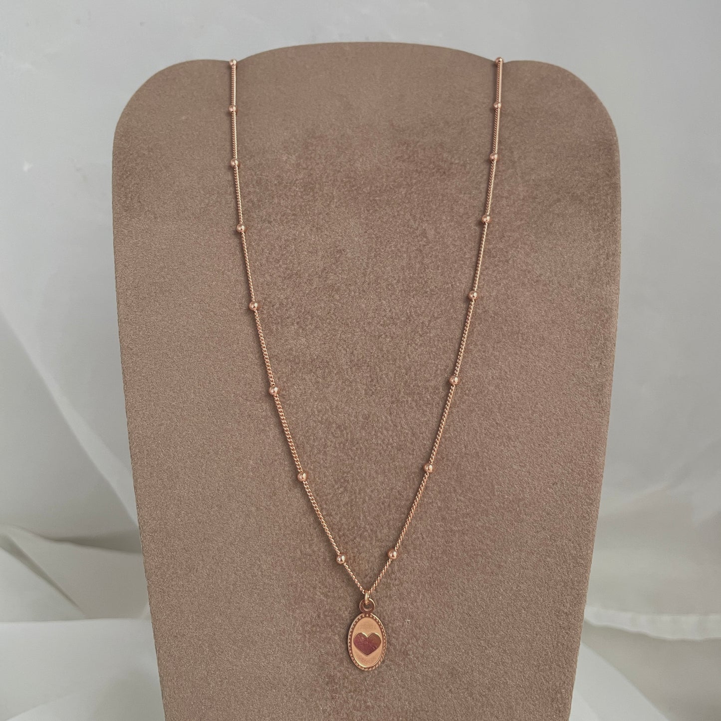Collana catena rosario cm 40 con cialdina ovale con cuore - pezzo unico