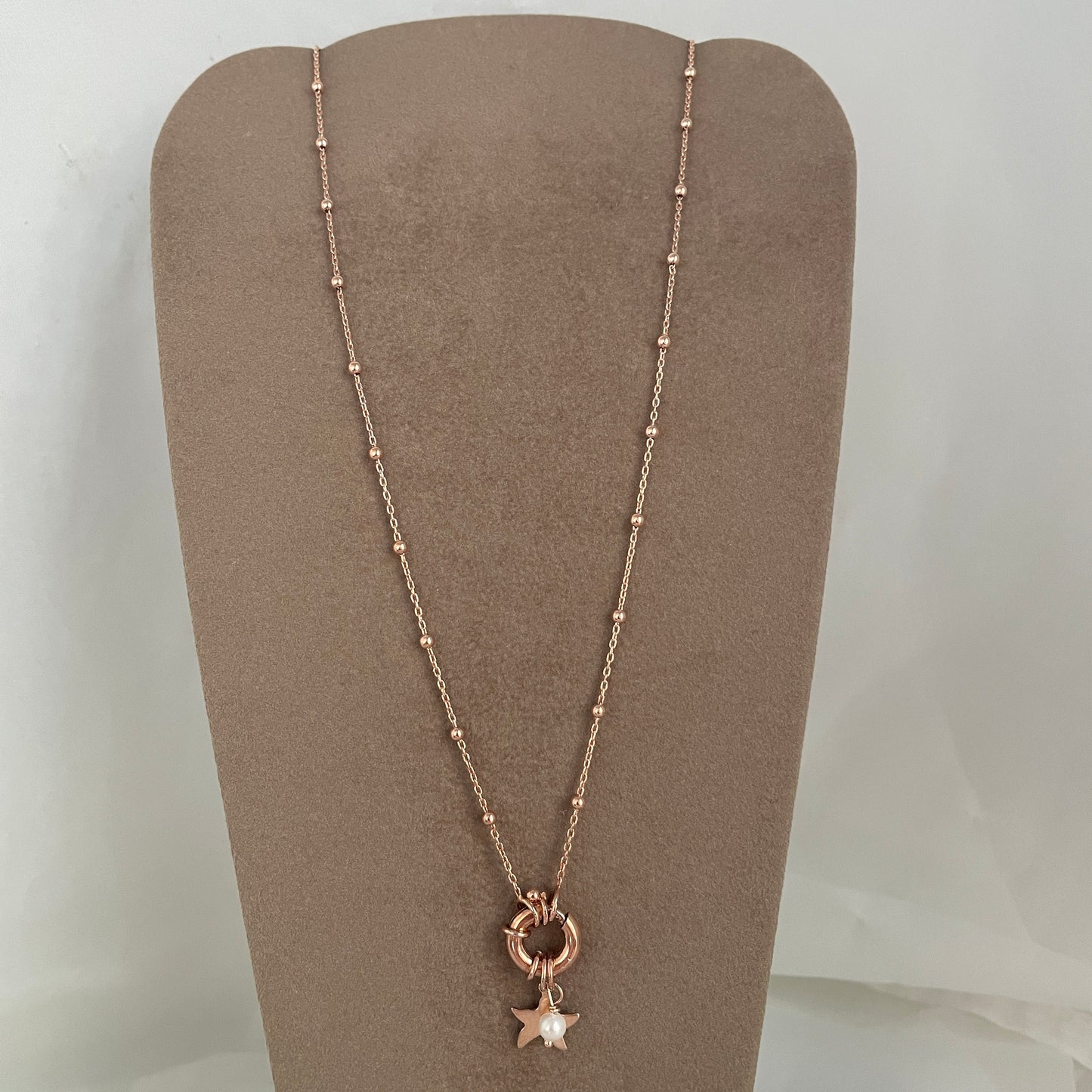 Collana catena rosario cm 50 con anello moschettone centrale perla, stella marina o corallo - pezzi unici - Lumiere Bijoux