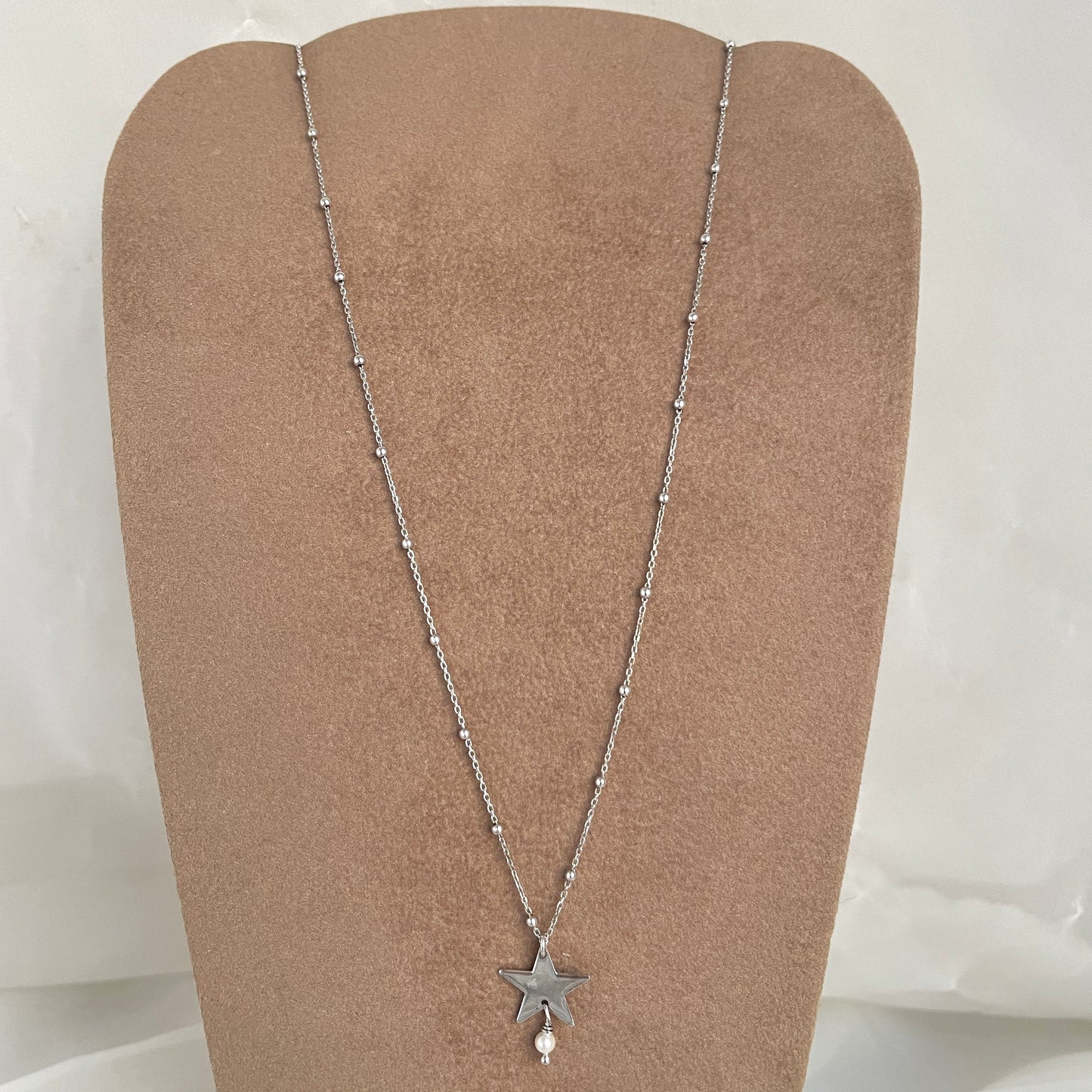 Collana catena micro rosario cm 40 con stella da 1.2 cm e perla da 0,3 mm pendente in argento bianco - pezzo unico