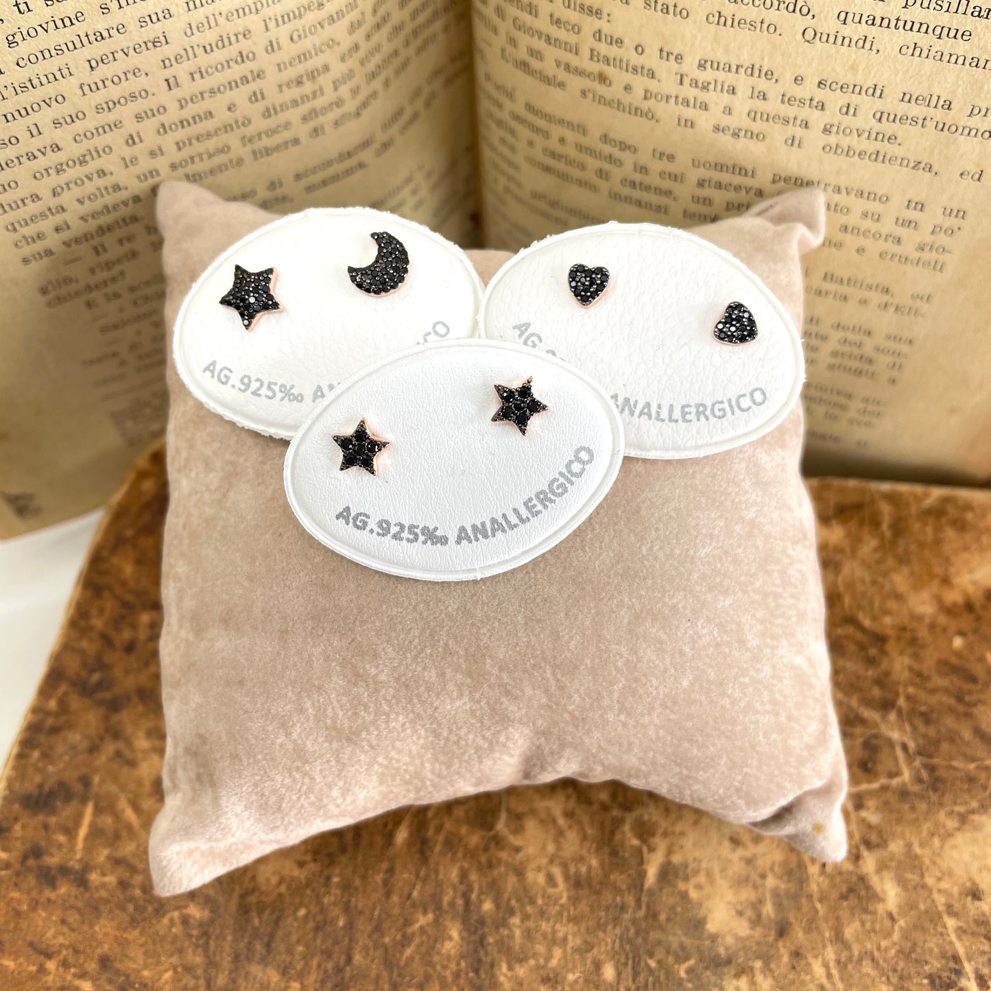 Coppia orecchini a lobo stella o cuore o stella e luna di zirconi neri - Lumiere Bijoux