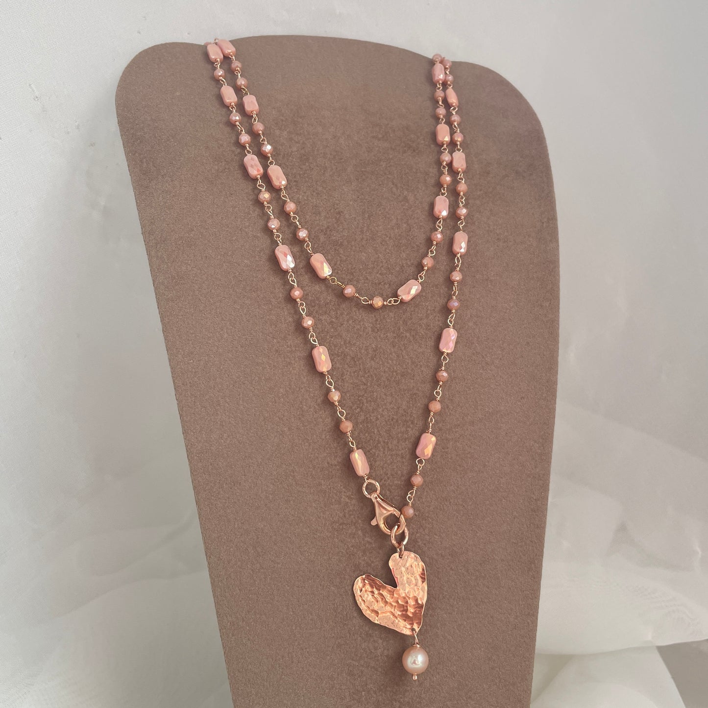 Collana lunga trasformabile cm 75 argento rosé cristalli multiforme soggetto battuto e perla naturale pendente - Lumiere Bijoux