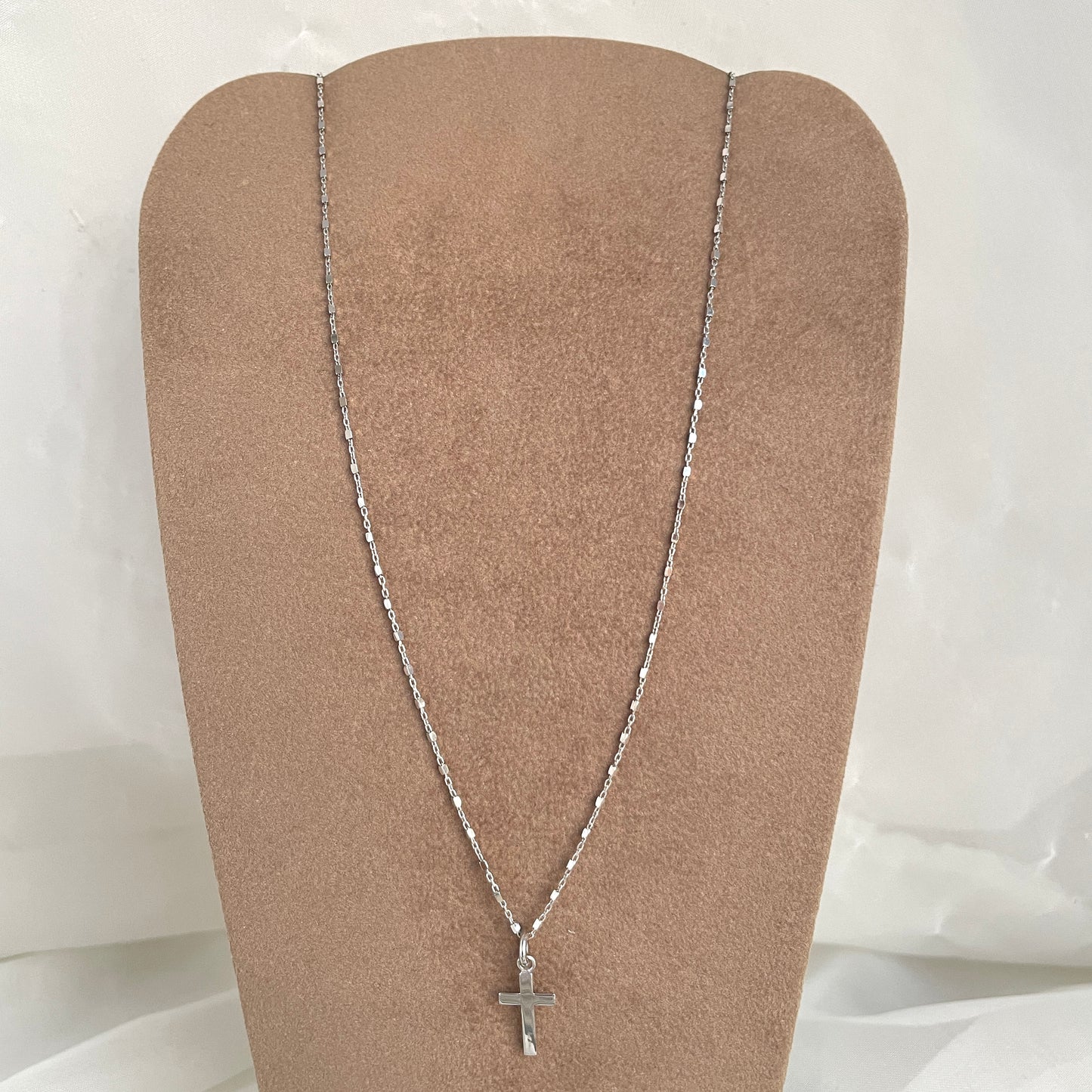Collana catena dadini cm 45 con croce da 1,5 cm in argento bianco