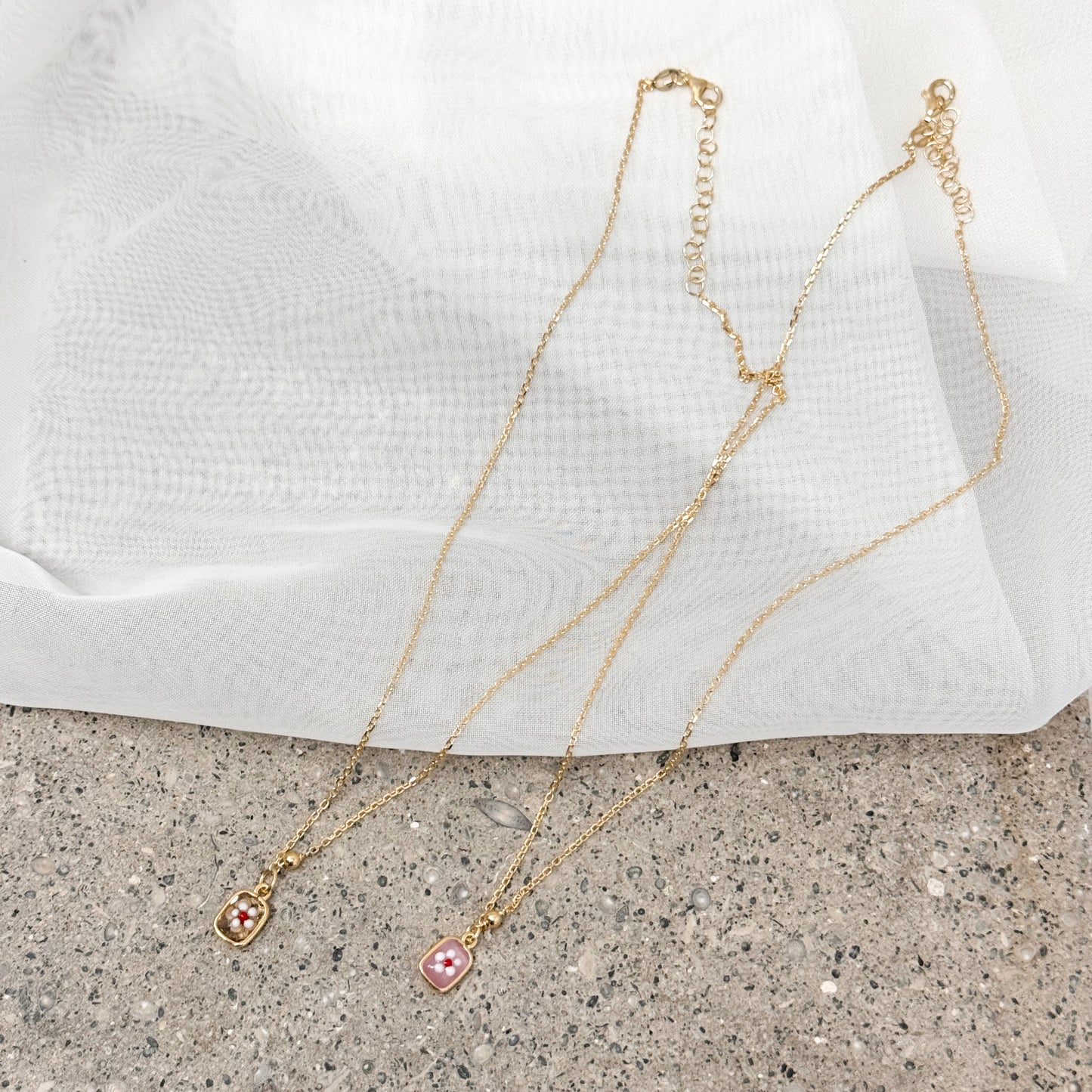 Collana catena rolò con fiore smaltato cm38 - Lumiere Bijoux