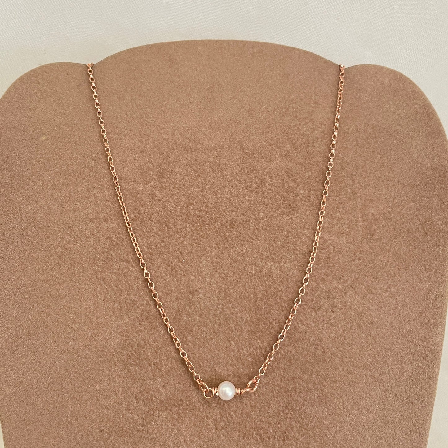 Collana catena rolló con perla irregolare bianca in linea cm 33,5 cm - pezzo unico - Lumiere Bijoux