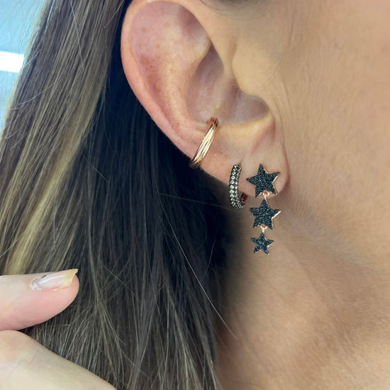 Coppia orecchini a lobo allungo di 2,5 cm di stelle di zirconi neri - Lumiere Bijoux