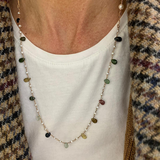 Collana pietre a goccia tormalina alternata da perle bianche cm 60 più 2 di allungamento rosè - Lumiere Bijoux