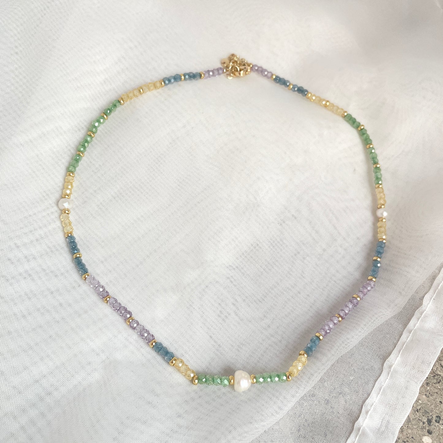 Collana multicolore con cristalli da 0.2 mm pepite oro e perla 0.4 o 0.5 mm naturale centrale - Lumiere Bijoux