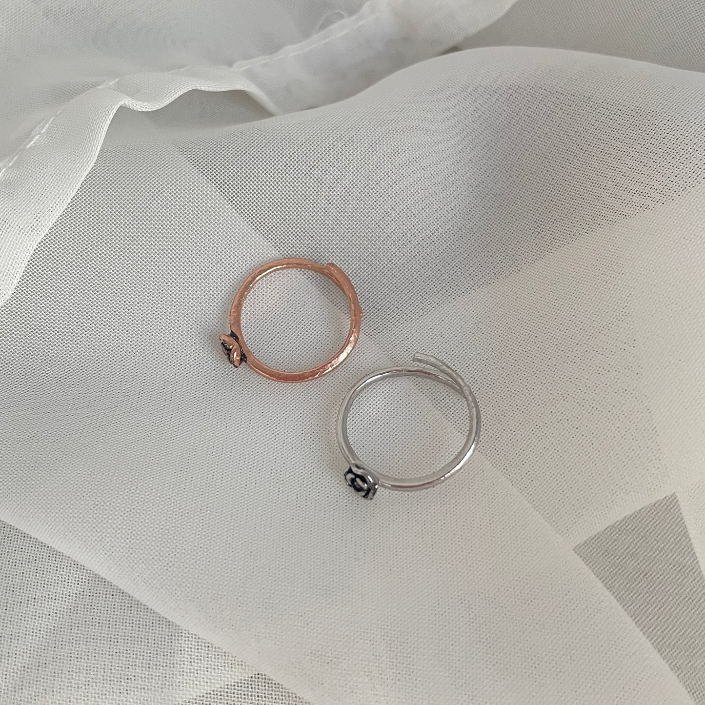 Anello mignolo regolabile Rosellina Anticato