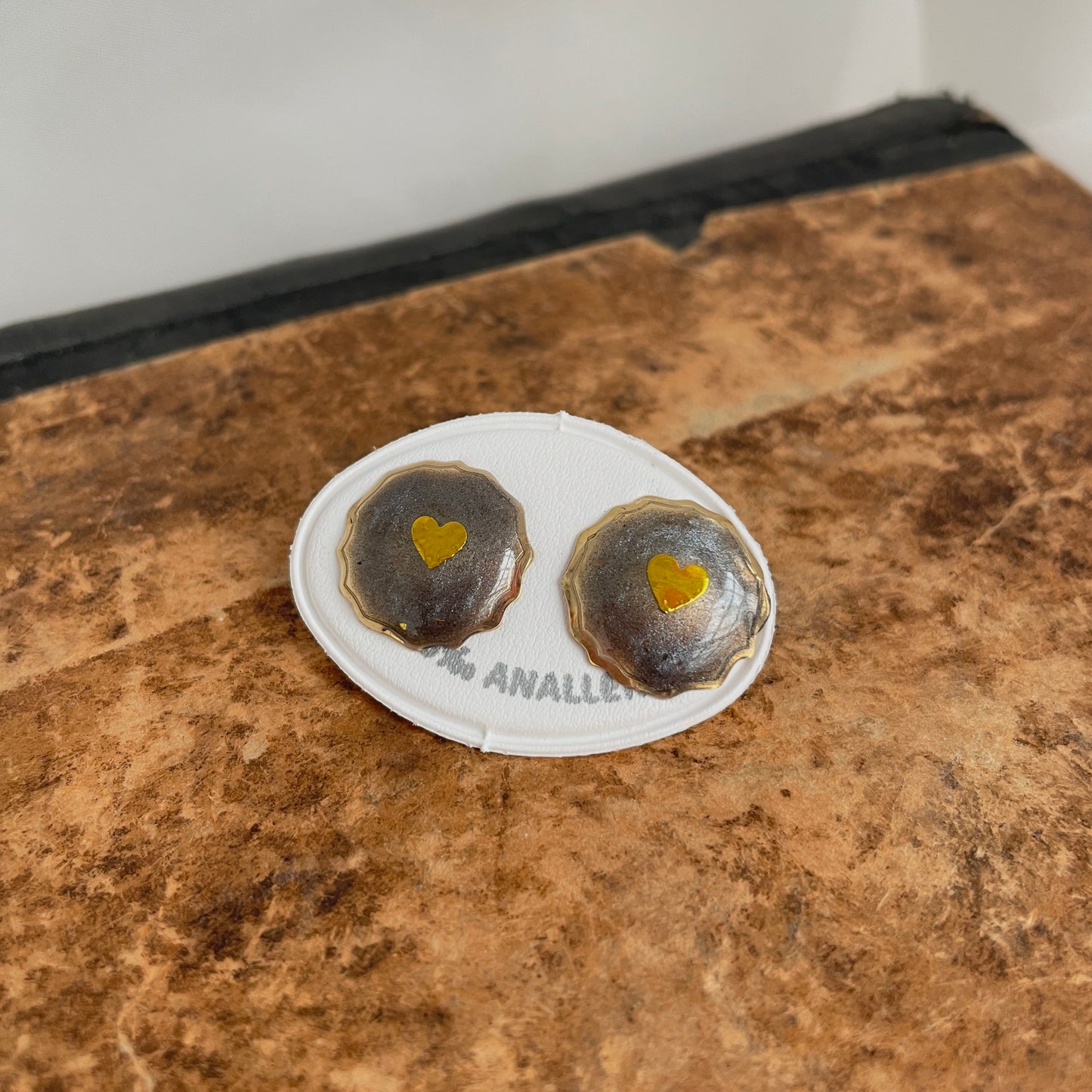 Coppia orecchini lobo Devoti con tondino da 1,8 cm laccato cuore smaltato oro o rosso base oro giallo - pezzi unici - Lumiere Bijoux