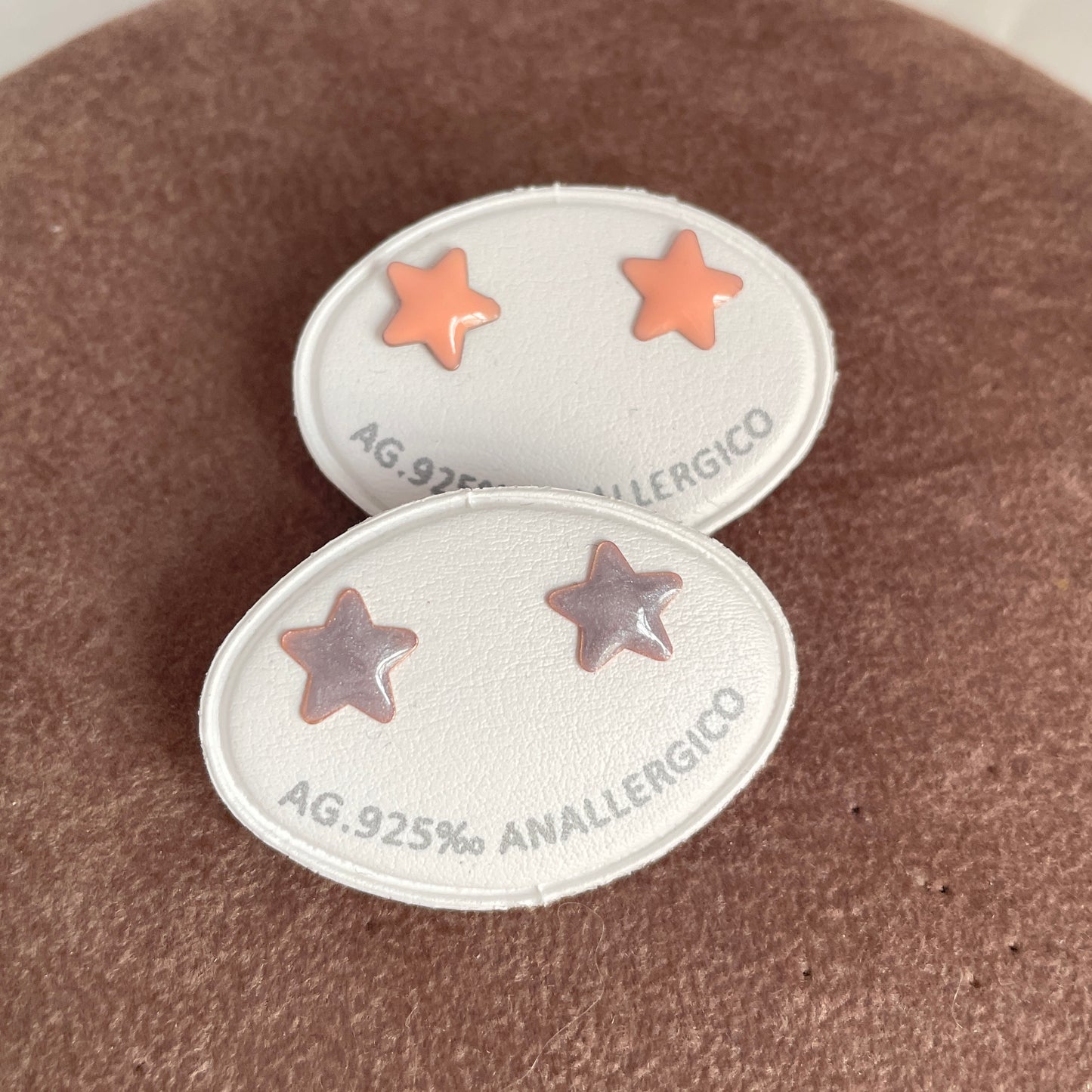 Coppia orecchini a lobo a forma di stella da 0,8 mm smaltati - chiusura a farfallina
