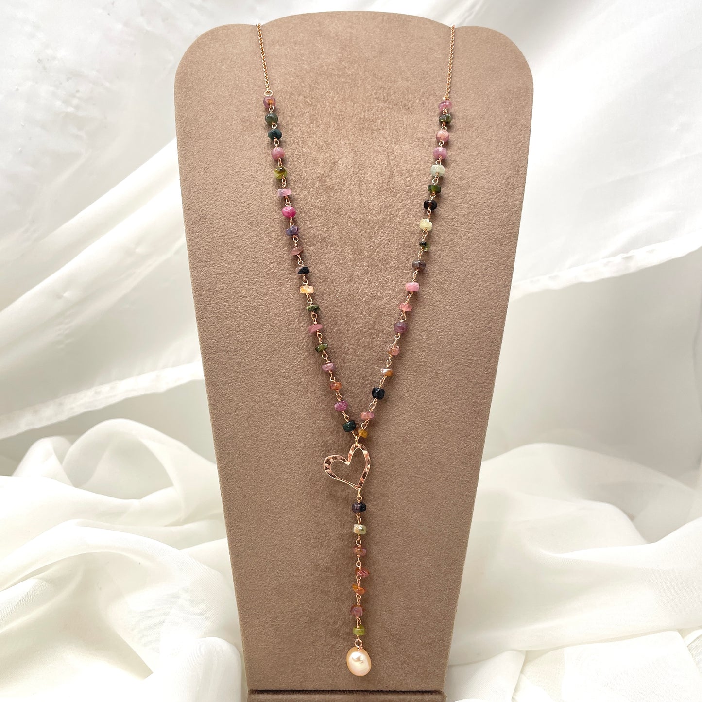 Collana catena rolló cm 45 a rosario pietre cubiche tormalina con cuore vuoto battuto Corazon con perla rosa - pezzo unico - Lumiere Bijoux