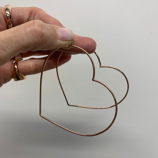 Coppia orecchini cerchi a forma di cuore cm 8 rosè