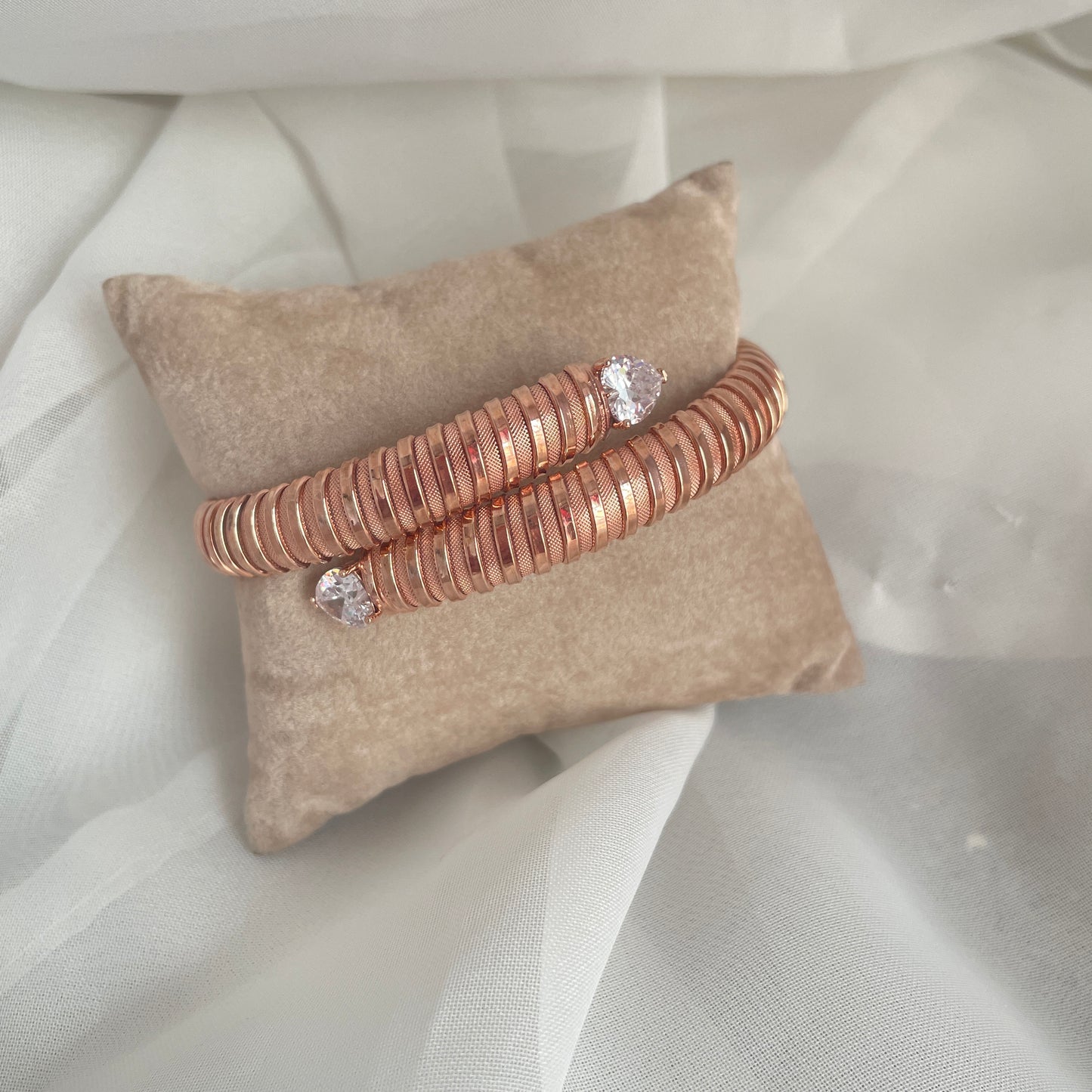 Bracciale rigido spirale con doppio punto luce a cuore rosè - pezzo unico - Lumiere Bijoux