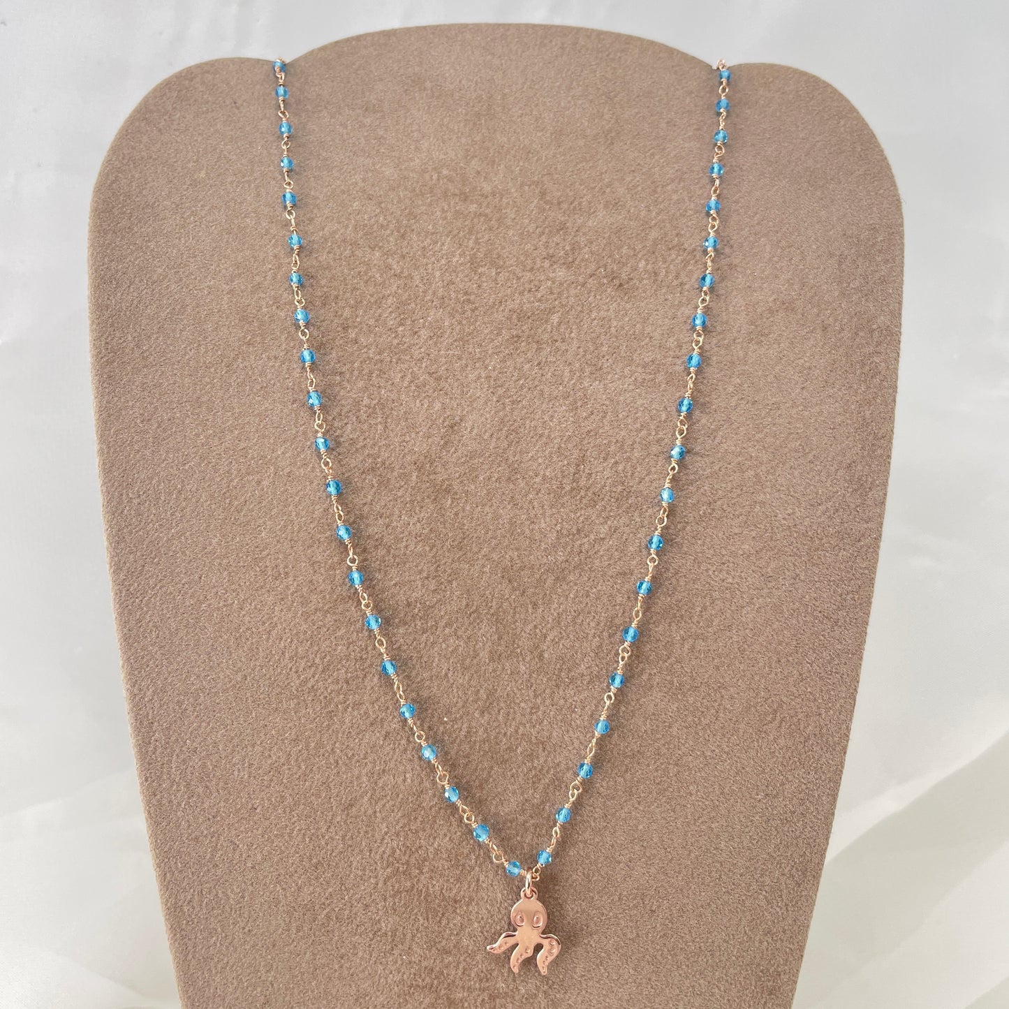 Collana micro cristalli azzurro blu cm 40 con polipo rosè - pezzo unico - Lumiere Bijoux