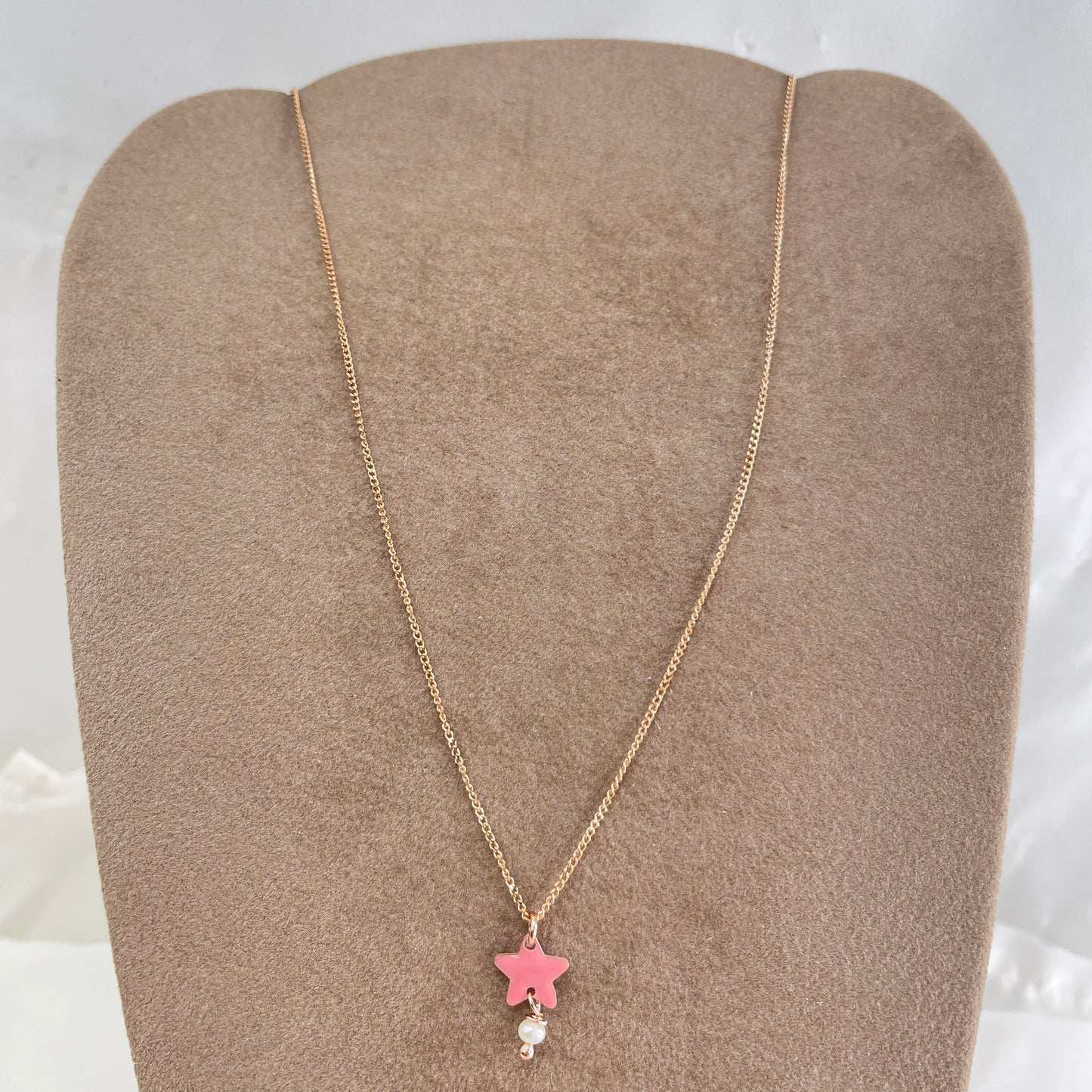 Collana catena grumette cm 35 con stella smaltata e piccola perla bianca - Lumiere Bijoux