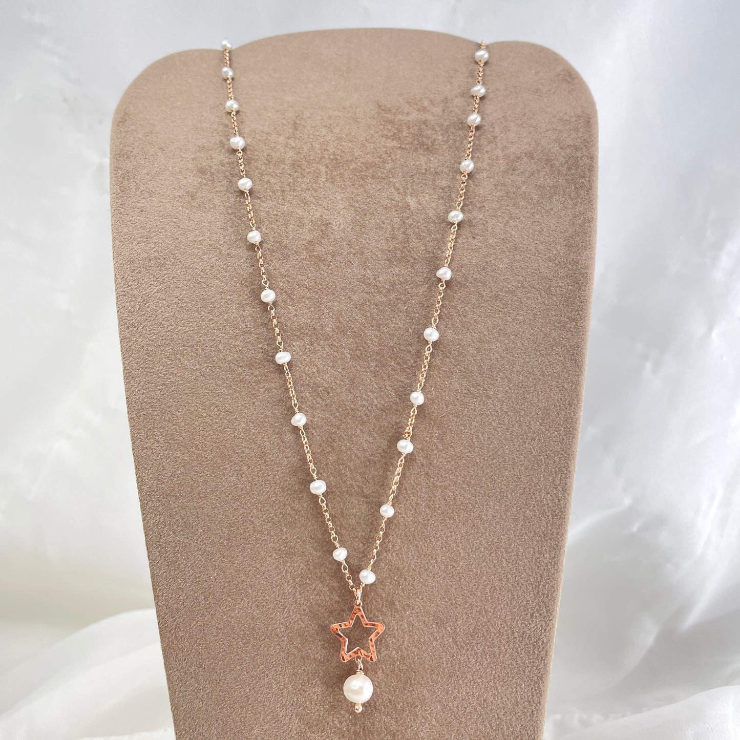 Collana rado perle bianche cm 50 con soggetto battuto cuore corazon o stella vuota o cuore sweet e perla tonda bianca pendente - Lumiere Bijoux