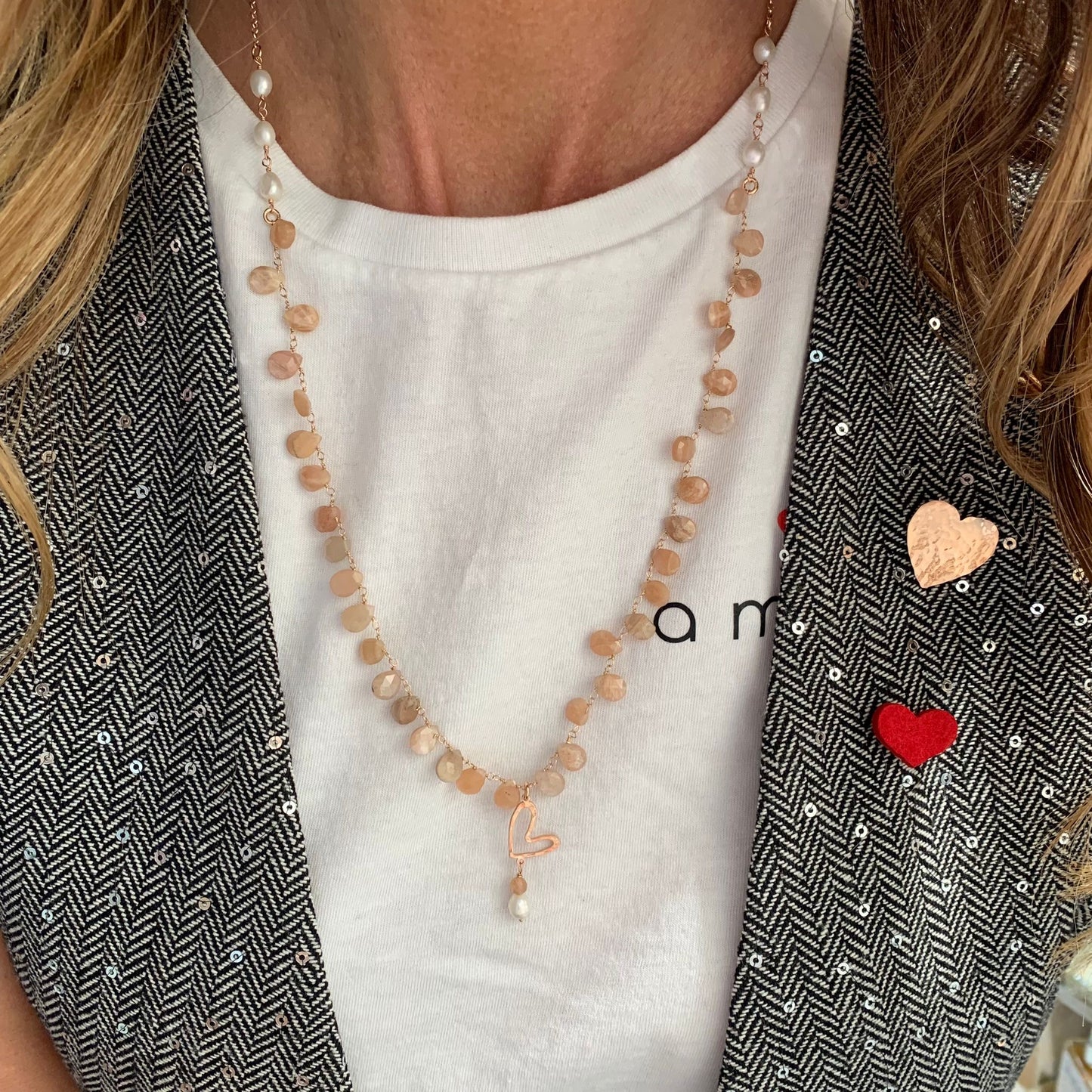 Collana pietre di luna a goccia e perle barocche bianche cm 60 più 2 di allungamento rosè con cuore vuoto Capri
