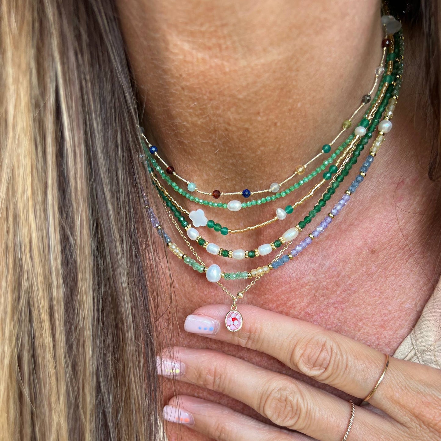 Collana regolabile filo di seta e pietre multicolore e bianche - Lumiere Bijoux