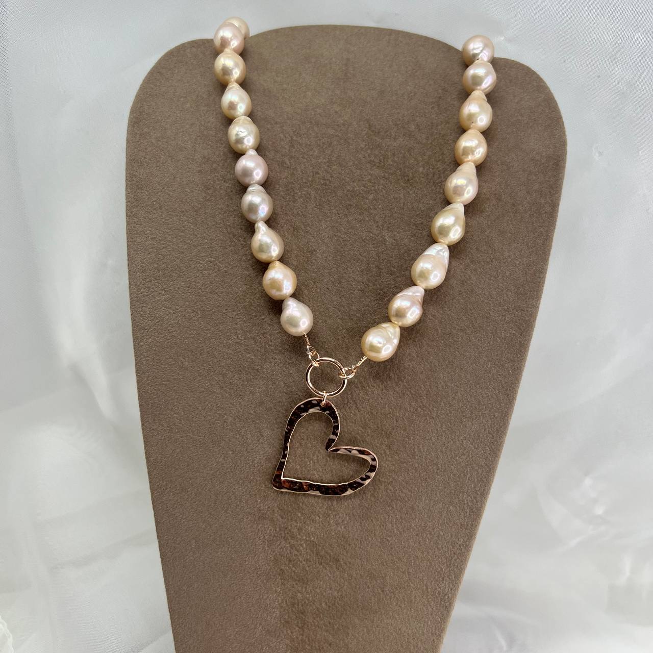 Collana di perle champagne goccia con cuore Corazon in argento rosé- pezzi limitati - Lumiere Bijoux