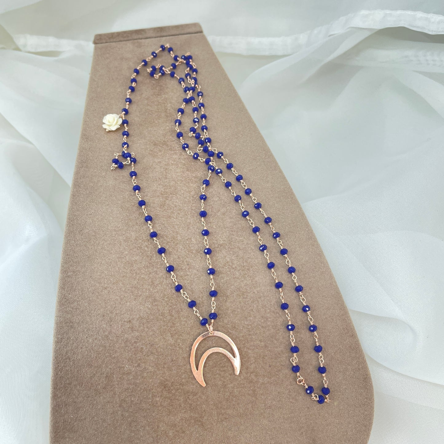 Collana cristalli blu incatenati su base metallo bagnato oro rosa cm 90 - Lumiere Bijoux