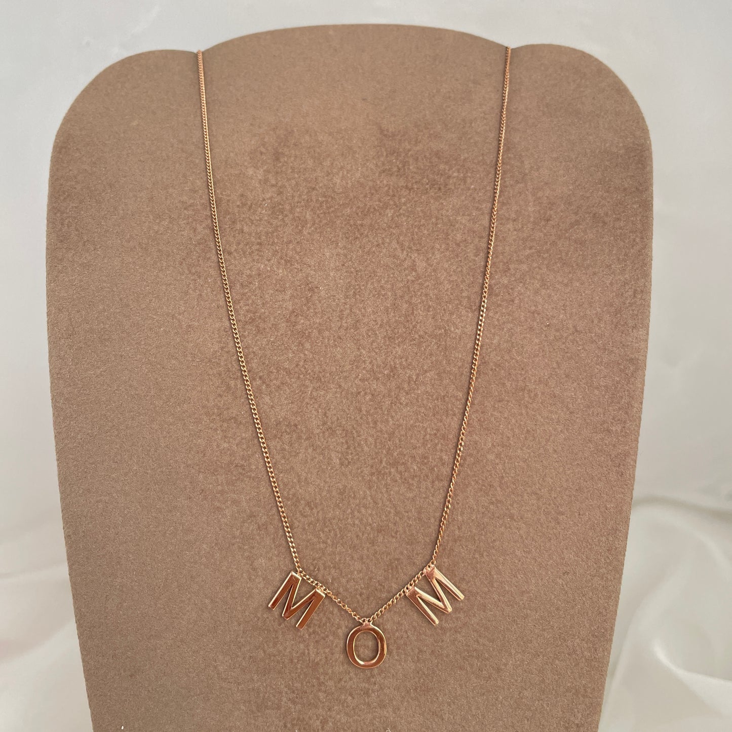 Una collana cm 35 scritta MoM - pezzo unico - Lumiere Bijoux