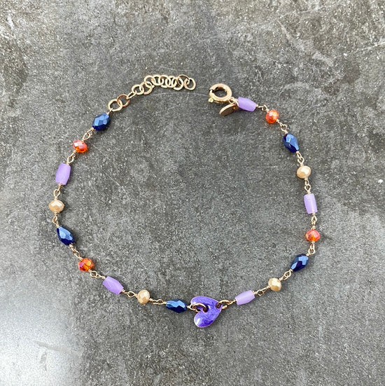 Bracciale cristalli ocra, blu, lilla e arancione con cuore smaltata viola madreperla pendente cm 17