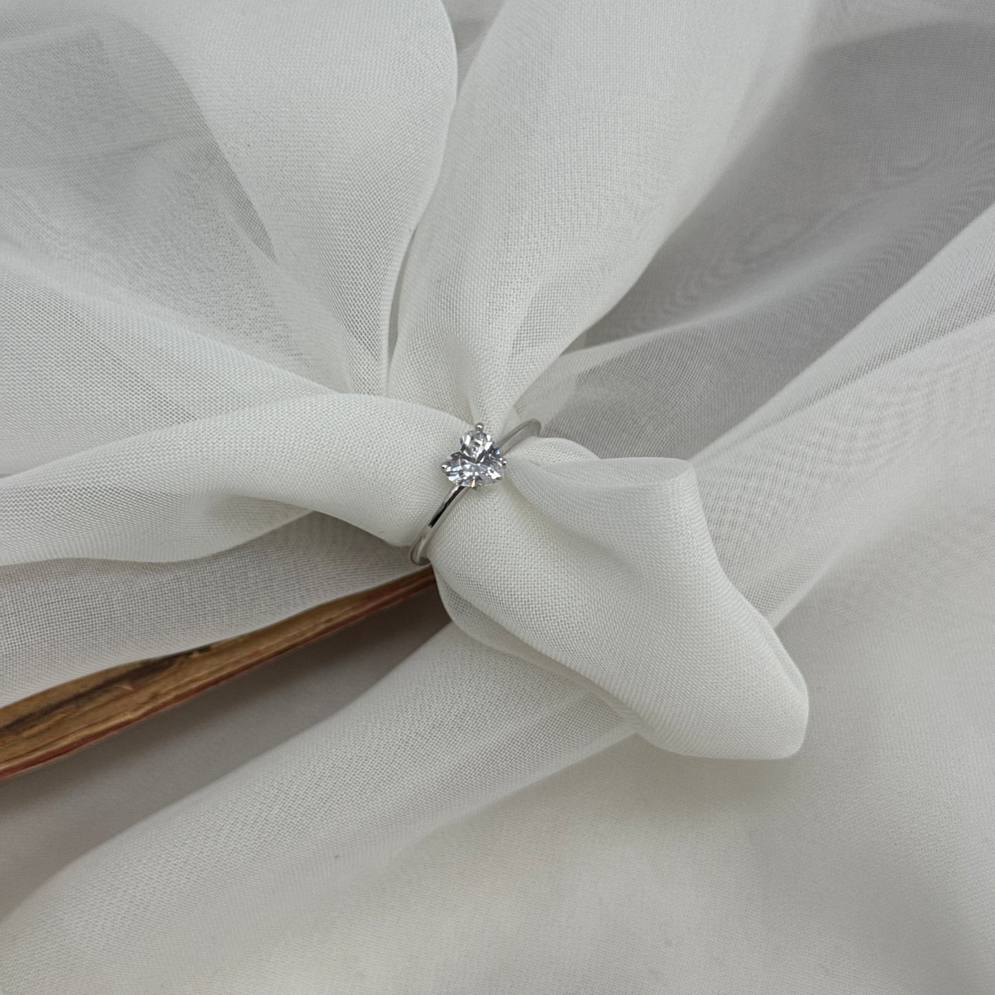 Anello regolabile in argento rosé con punzone rutenio e zircuore bianco o brown da 0.5cm - Lumiere Bijoux