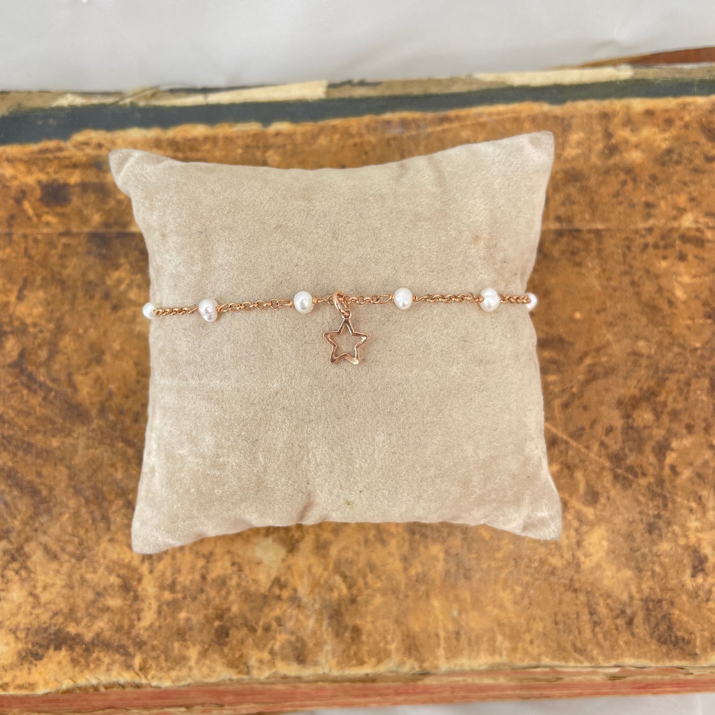 Bracciale rado perle con soggetto cm 17 - pezzi unici - Lumiere Bijoux