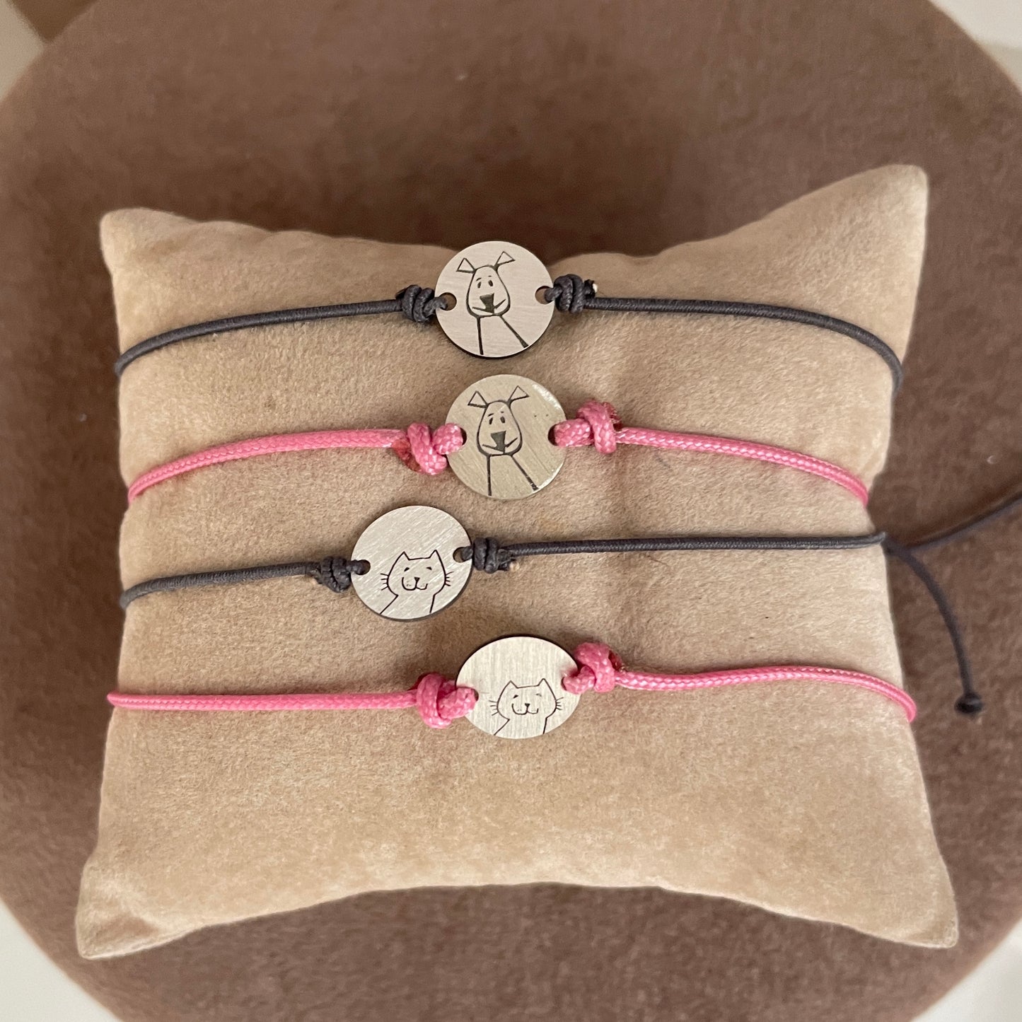 Bracciale cordino regolabile con cialdina con cane o gatto - Lumiere Bijoux