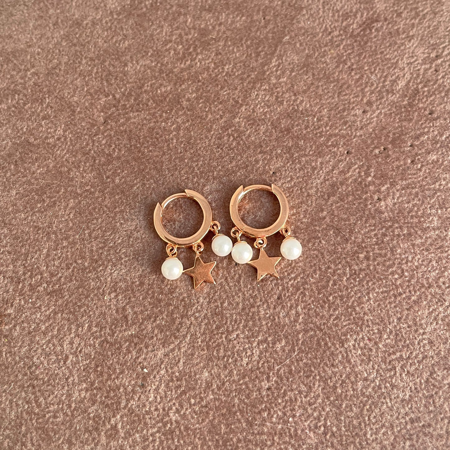 Coppia orecchini cerchietto da 1 cm con stelle o cuori da 0,5 mm e perle - Lumiere Bijoux